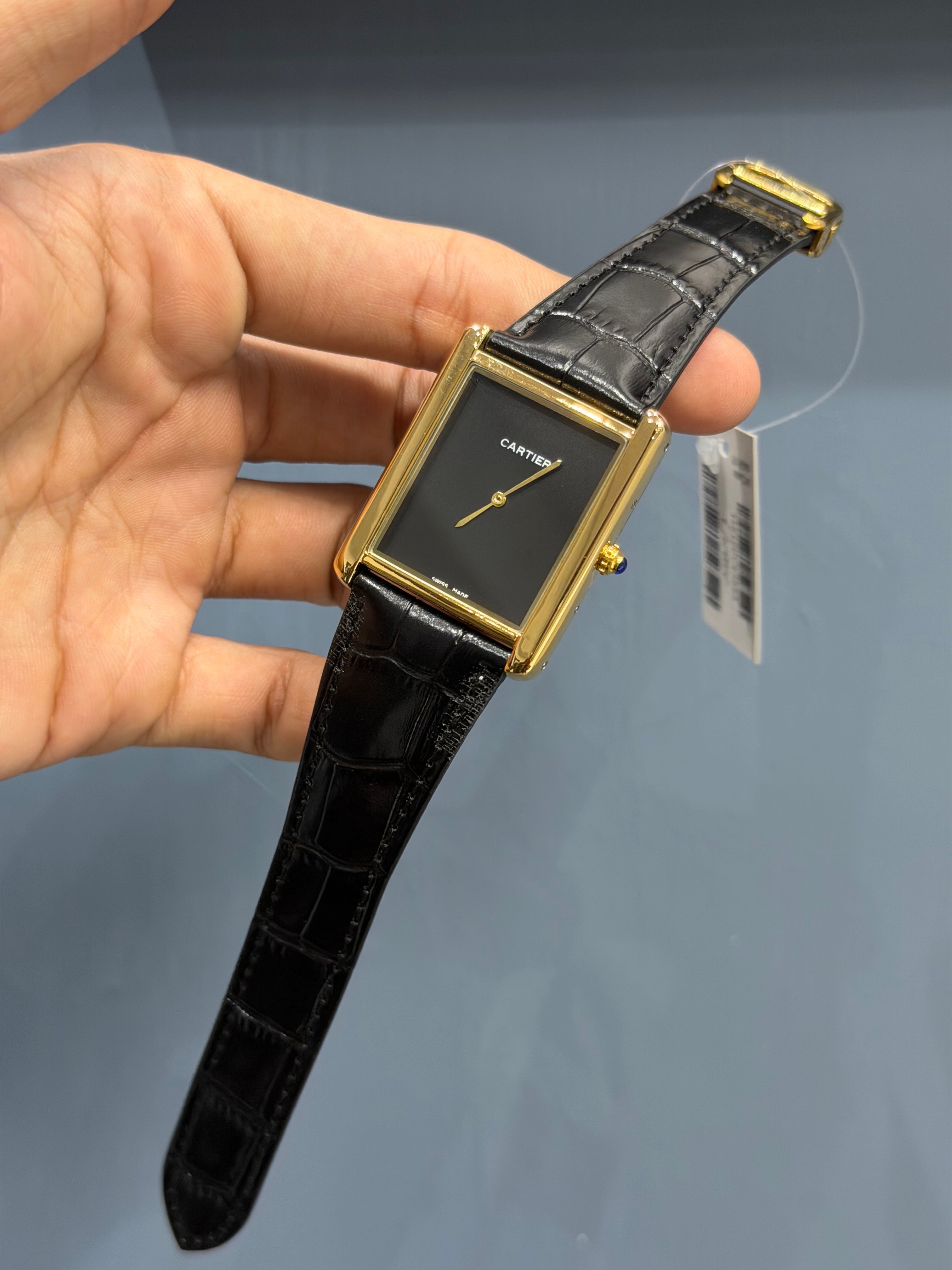 MASTER LOCK NEW COLLECTION YELLOW GOLD CASE WITH BLACK DIAL & LEATHER STRAP WATCH