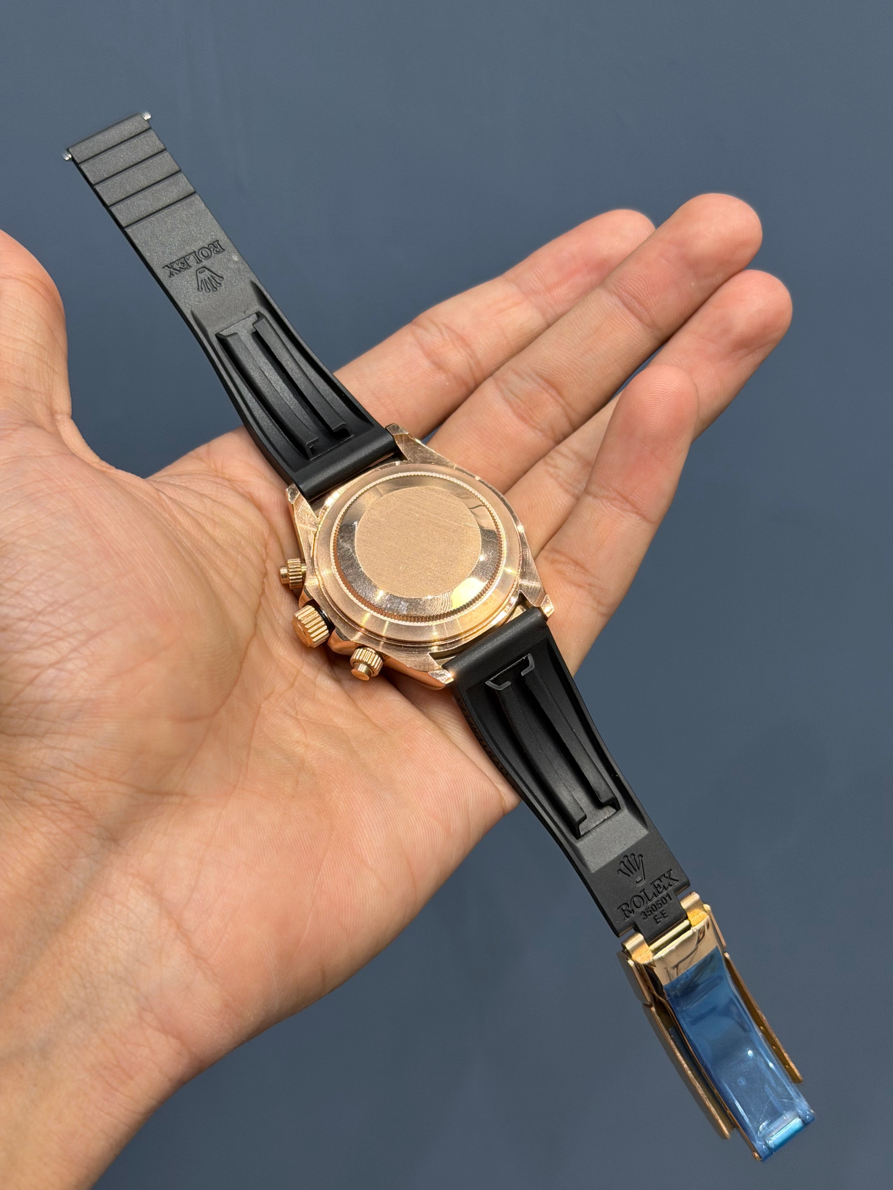 NEW COLLECTION CHRONOGRAPH 40 ROSE GOLD CASE WITH GREYISH DIAL & RUBBER STRAP