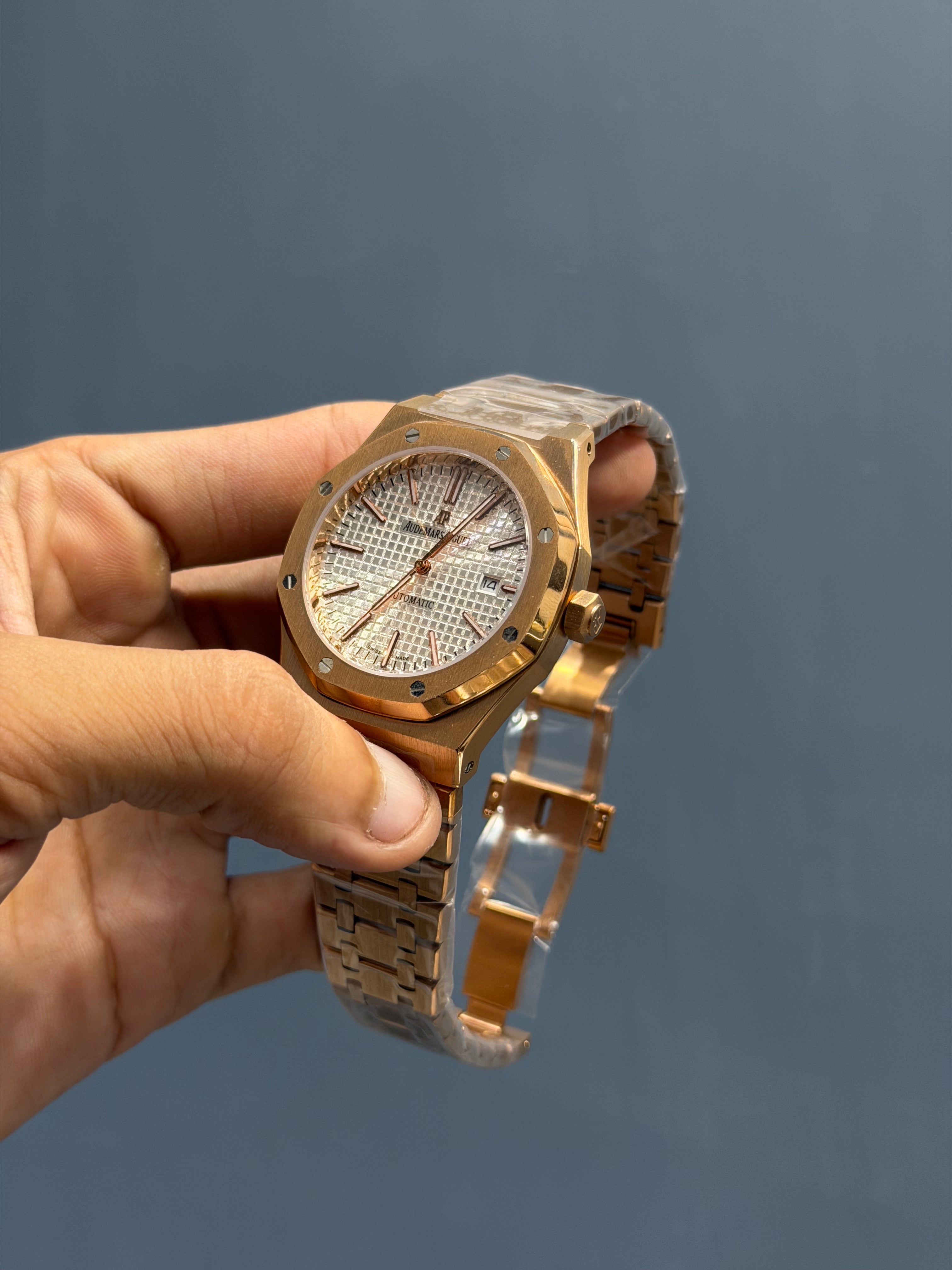 NEW COLLECTION ROSE WITH WHITE DIAL CHAIN WATCH FOR MENH