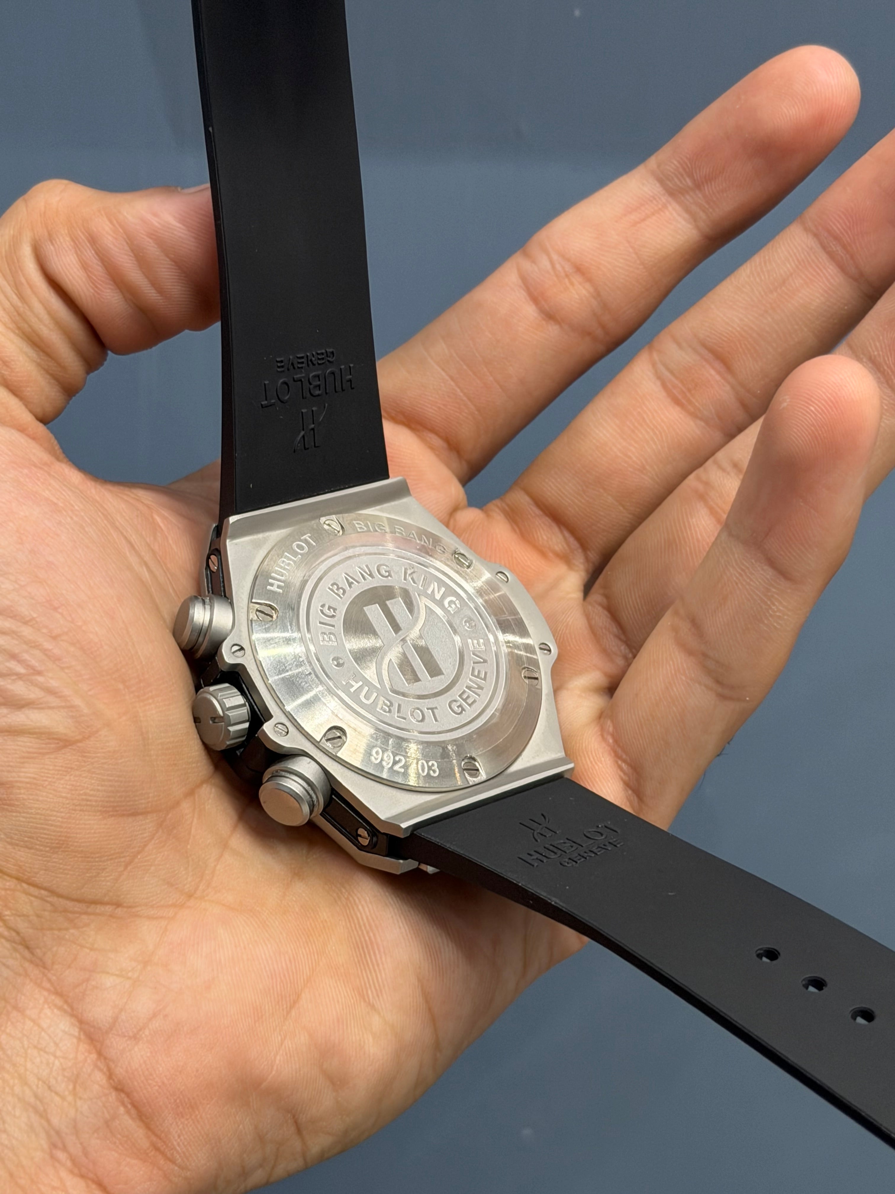 NEW COLLECTION CHRONOGRAPH MATT CASE WITH BLUE DIAL PVC STRAP