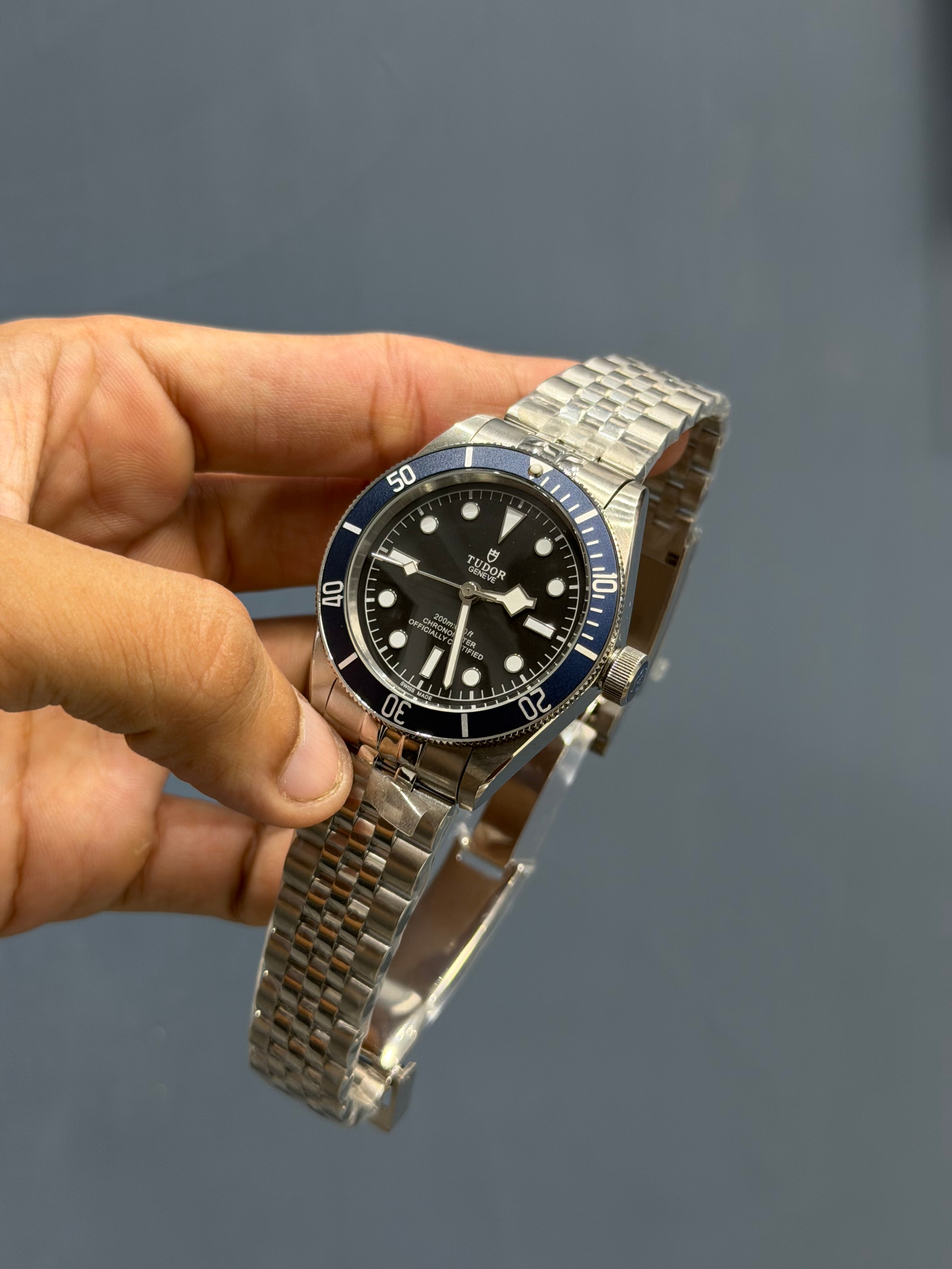 NEW COLLECTION SILVER WITH BLACK DIAL CHAIN WATCH
