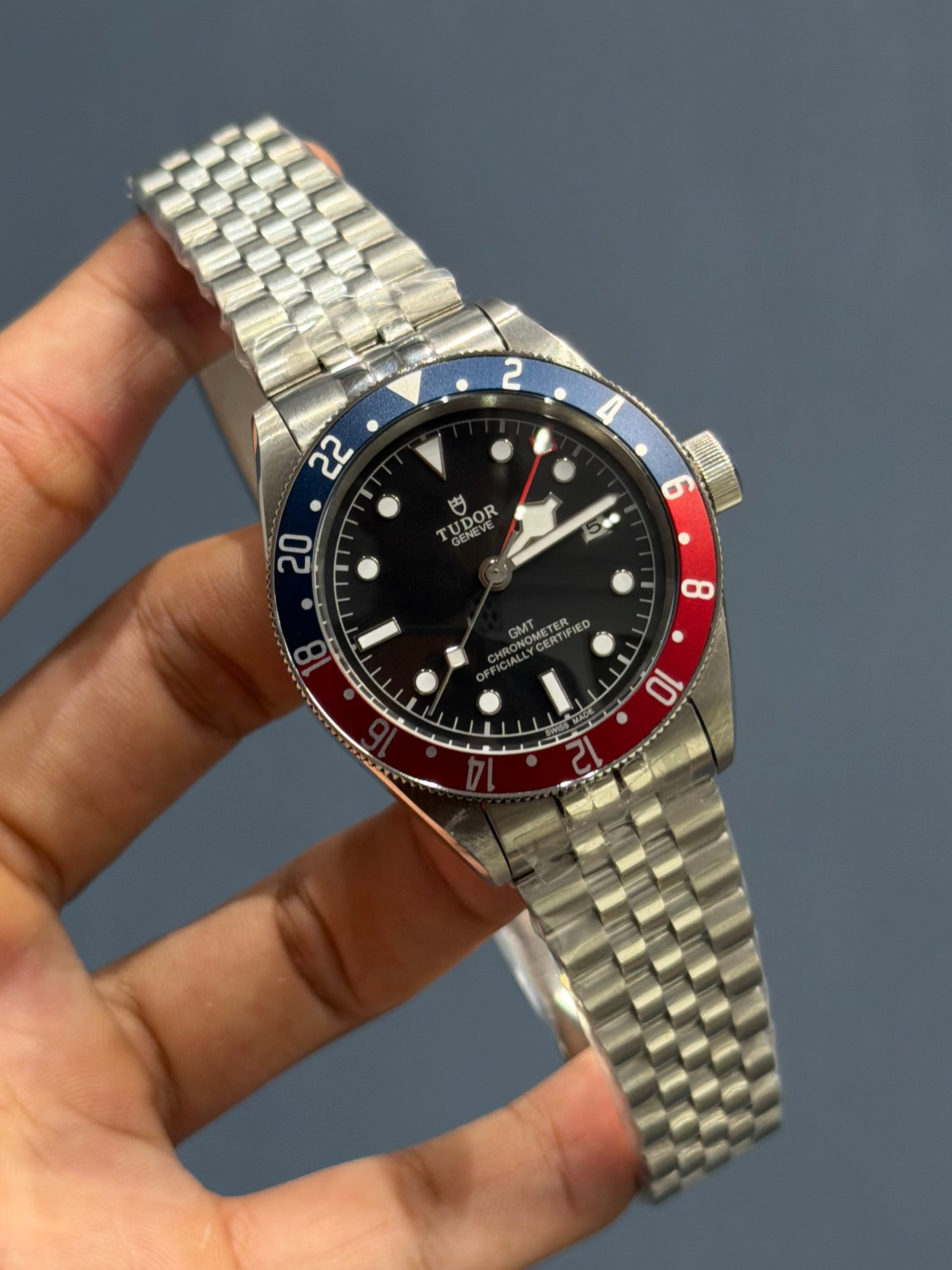 NEW COLLECTION SILVER WITH BLACK DIAL PEPSI BEZZEL CHAIN WATCH
