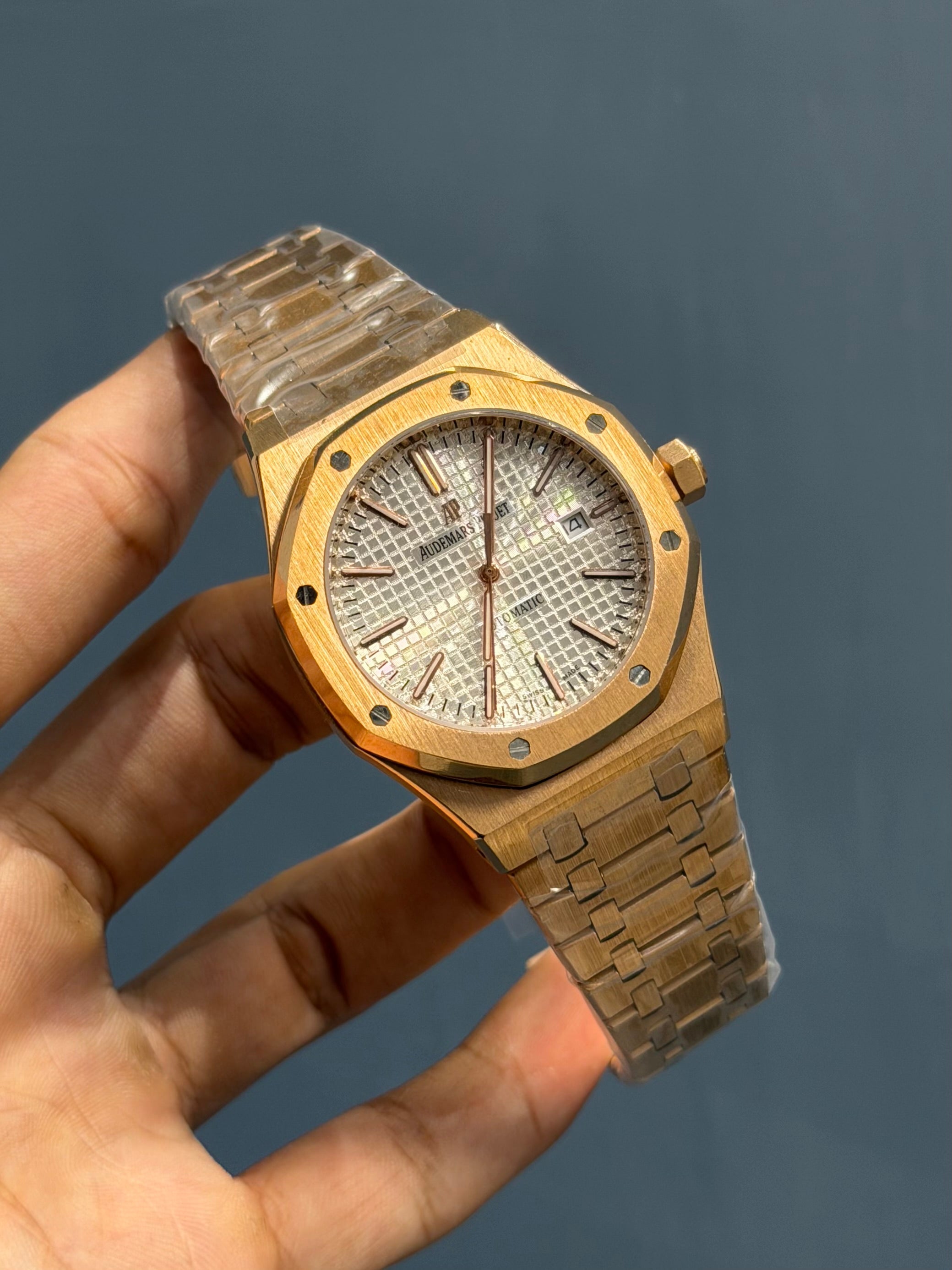 NEW COLLECTION ROSE WITH WHITE DIAL CHAIN WATCH FOR MENH