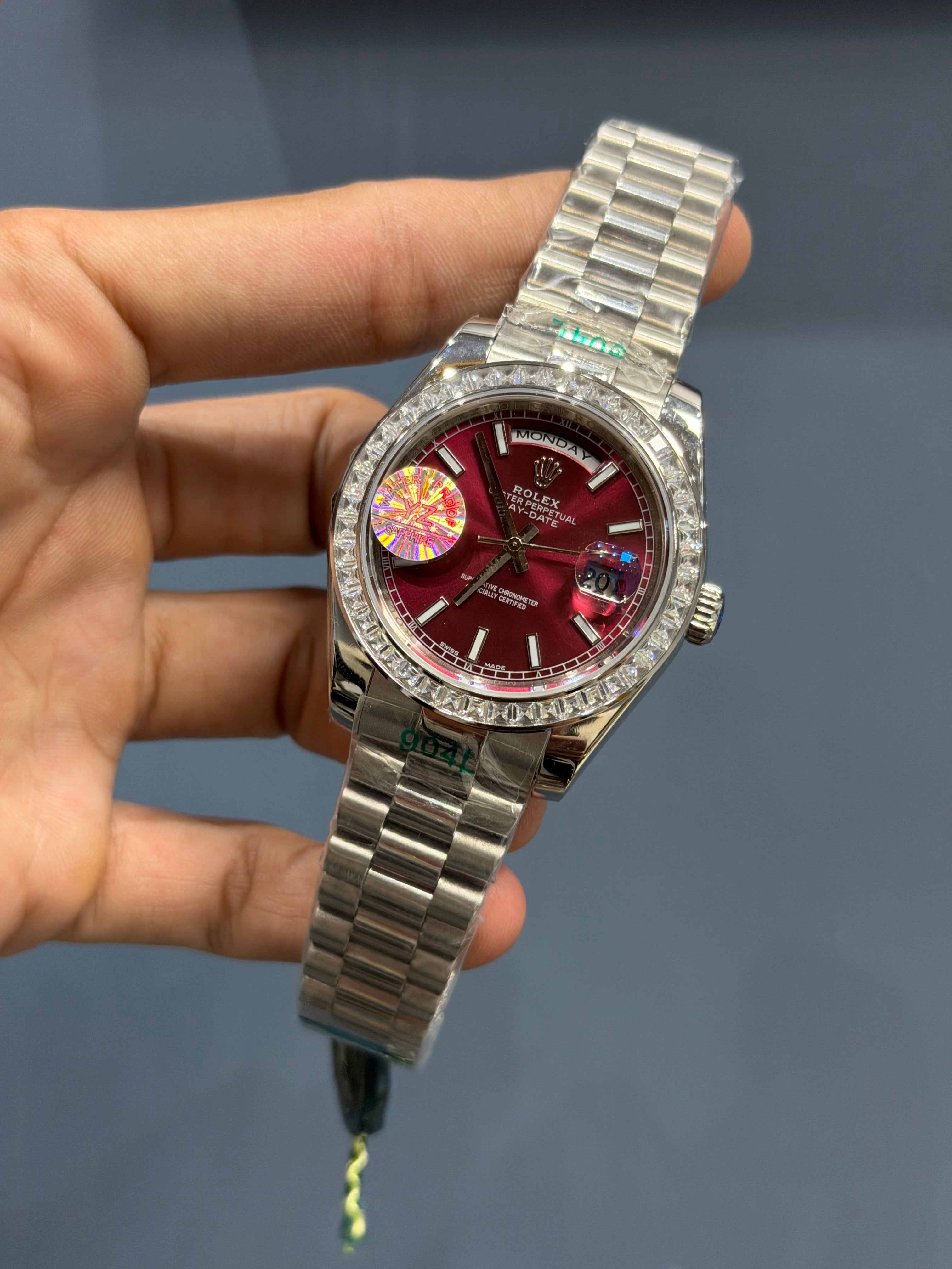 NEW COLLECTION 40 SILVER WITH MAHROON DIAL STONE BEZEL AUTOMATIC WATCH YZ FACTORY