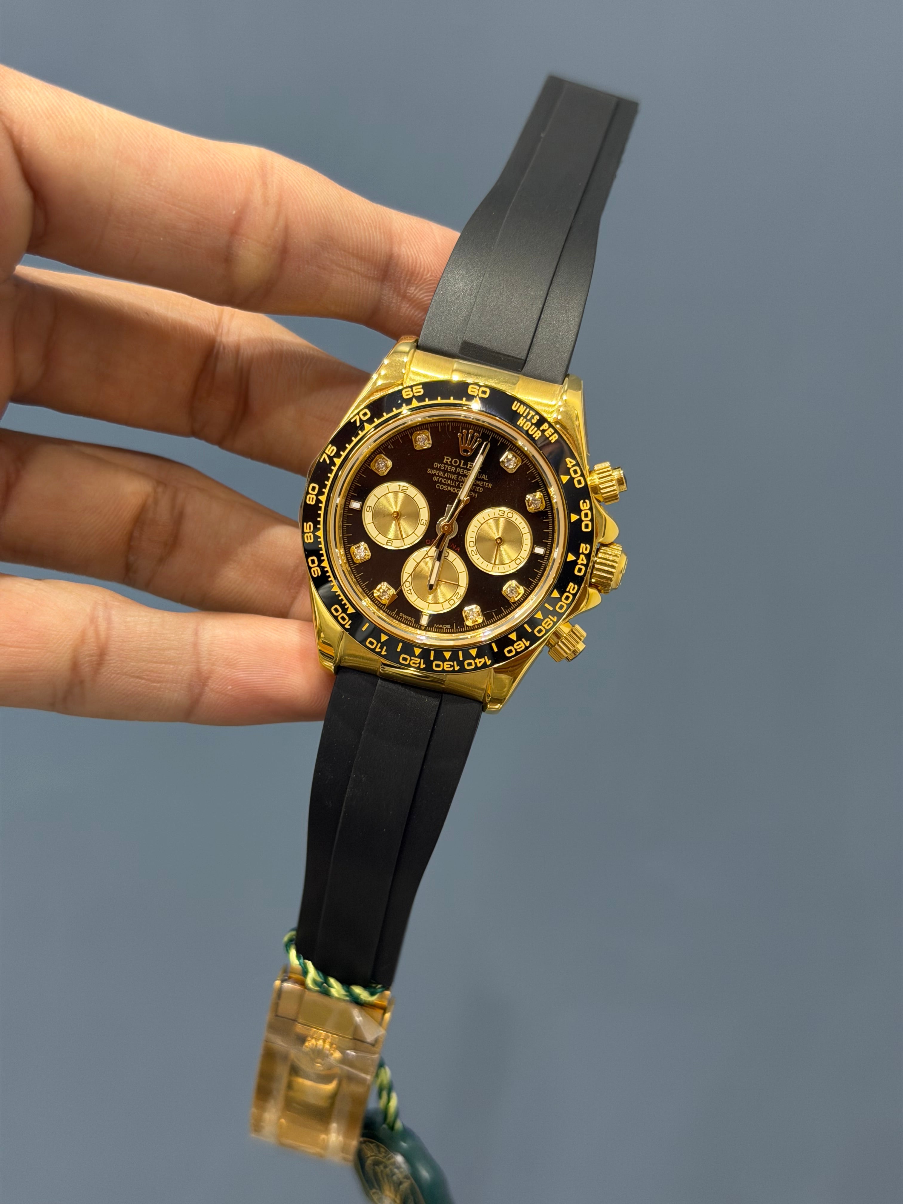 NEW COLLECTION CHRONOGRAPH 40 YELLOW GOLD CASE WITH BLACK DIAL & RUBBER STRAP