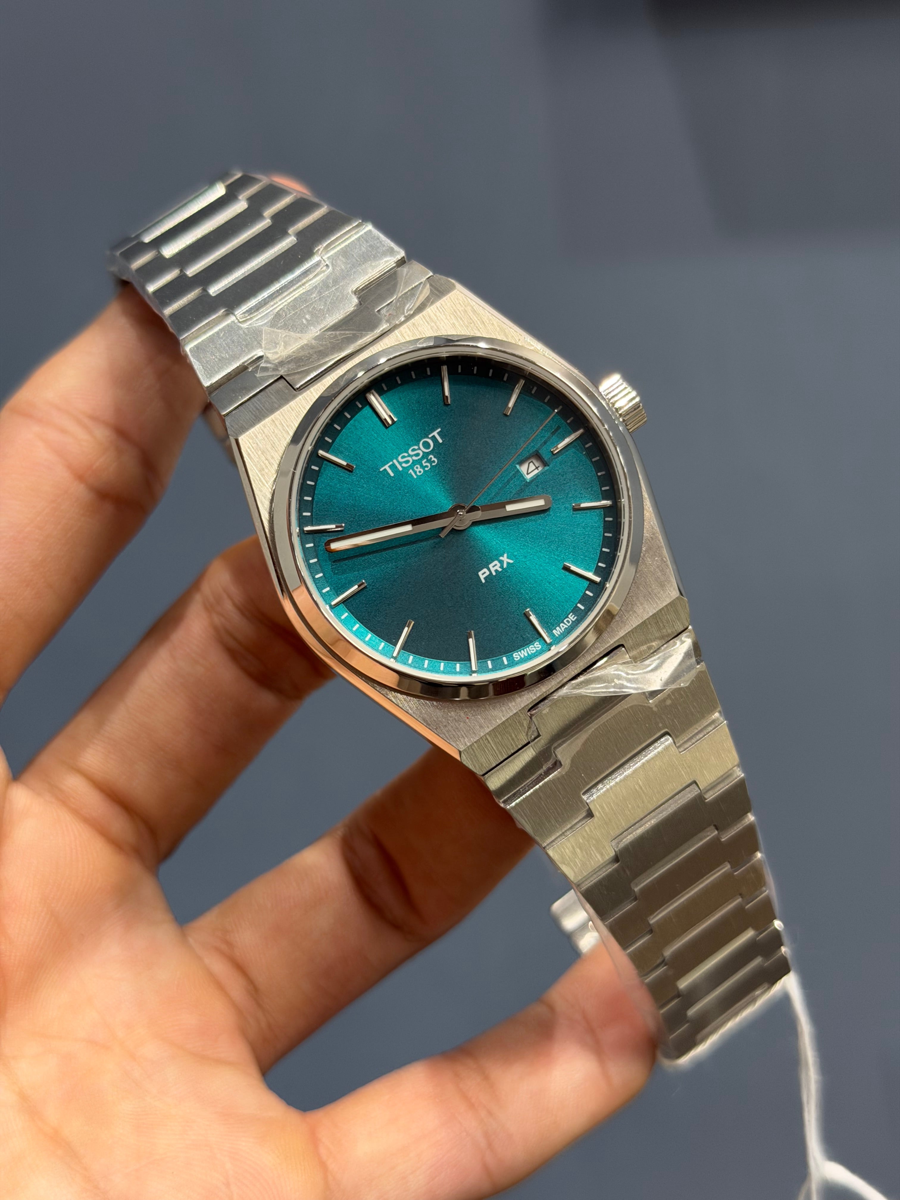 NEW COLLECTION SILVER WITH SEA GREEN PLAIN DIAL STAINLESS STEEL QUARTZ WATCH