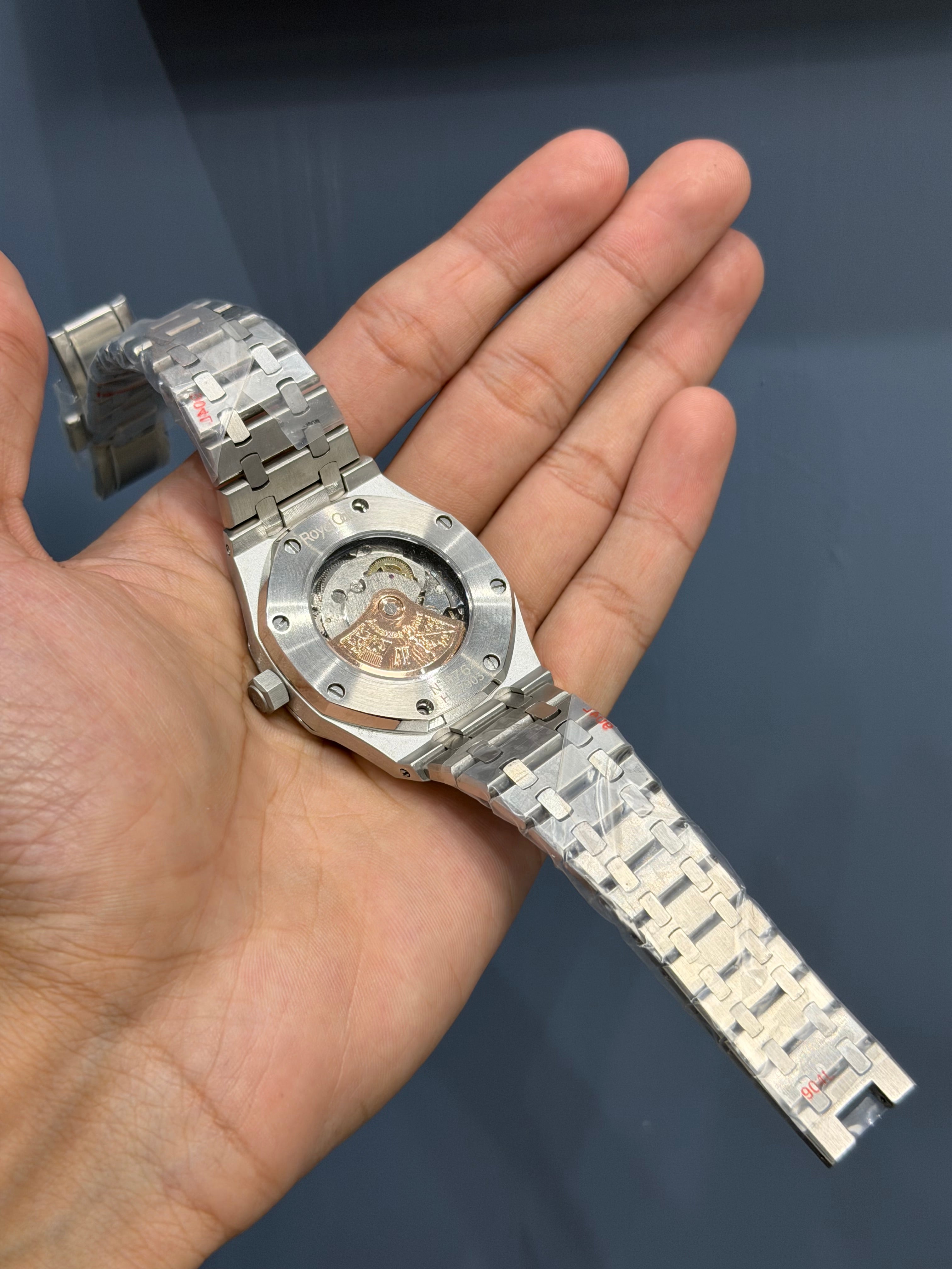 NEW COLLECTION SILVER WITH BLUE TEXTURED DIAL CHAIN WATCH FOR MEN