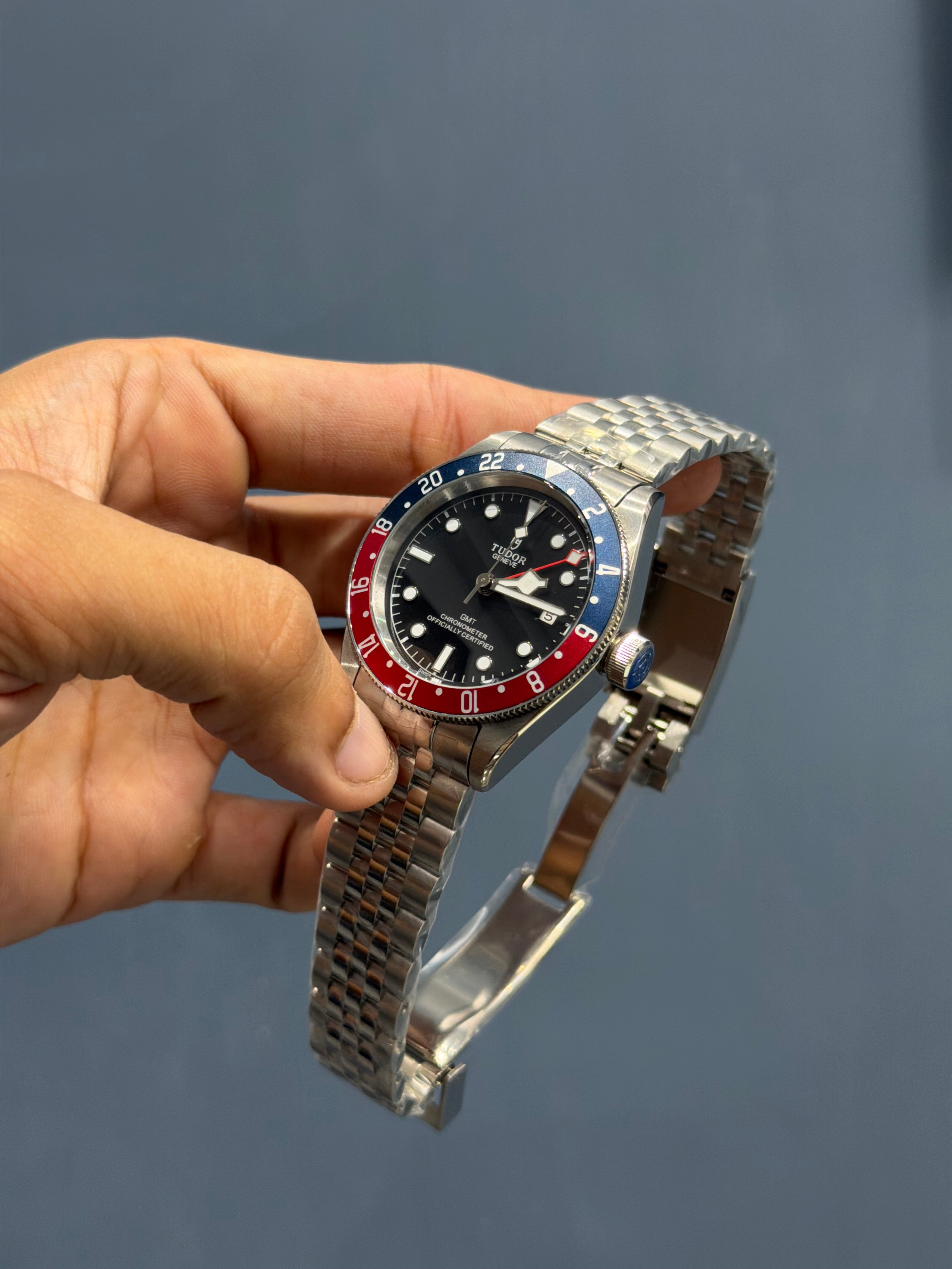 NEW COLLECTION SILVER WITH BLACK DIAL PEPSI BEZZEL CHAIN WATCH