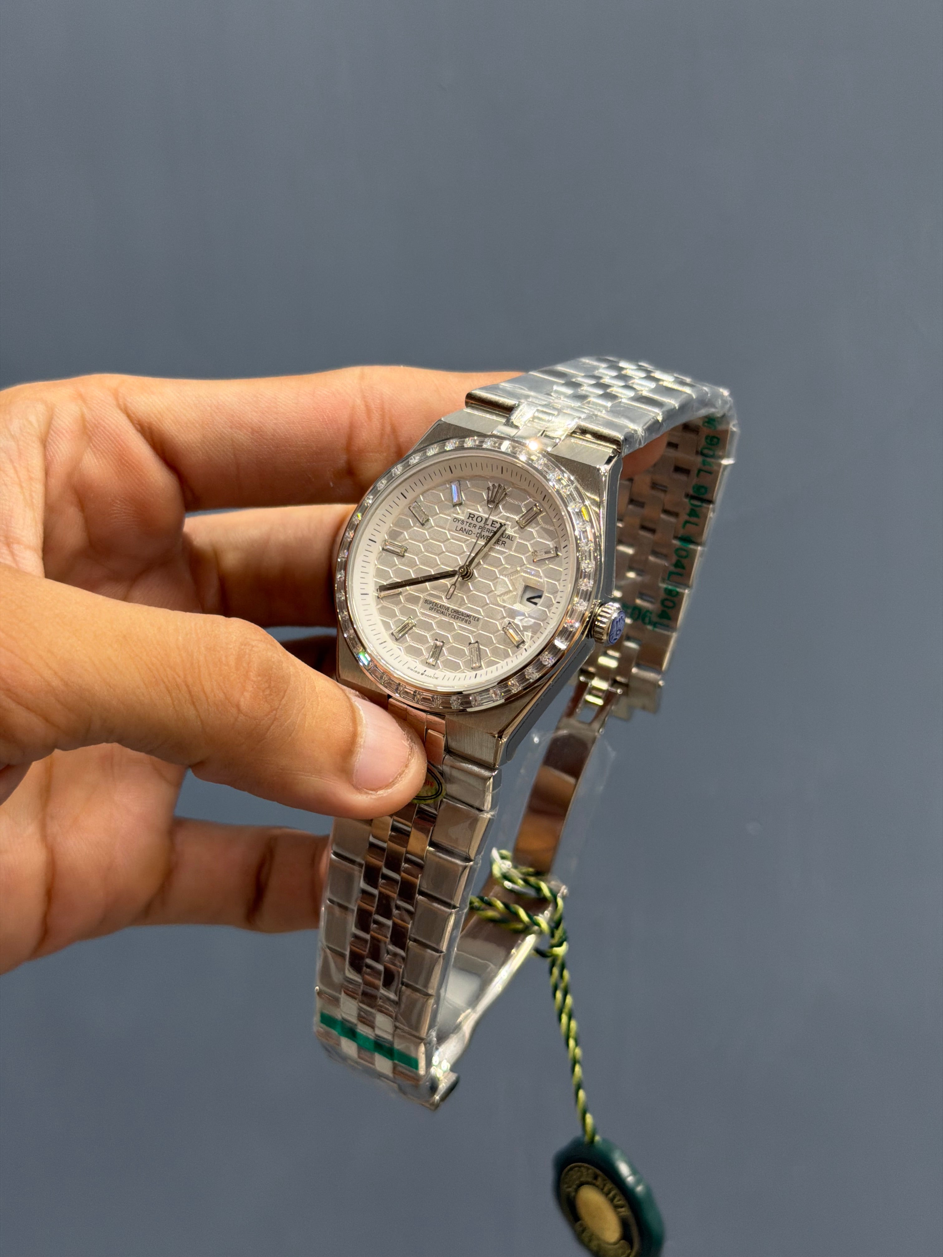 NEW COLLECTION LD 40 SILVER WITH WHITE DIAL STONE BEZEL AUTOMATIC WATCH OZ MADE