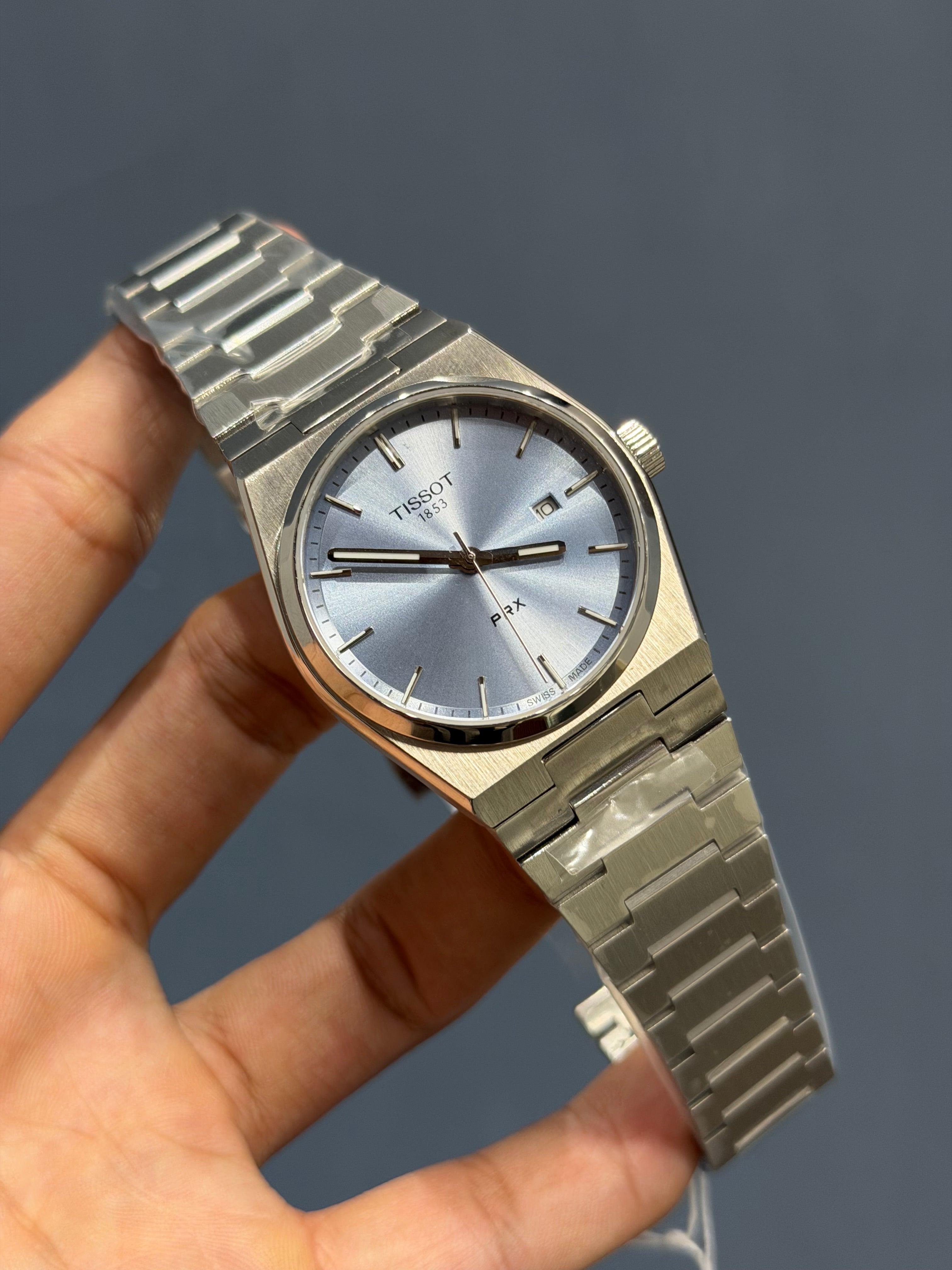 NEW COLLECTION SILVER WITH SKY BLUE PLAIN DIAL STAINLESS STEEL QUARTZ WATCH
