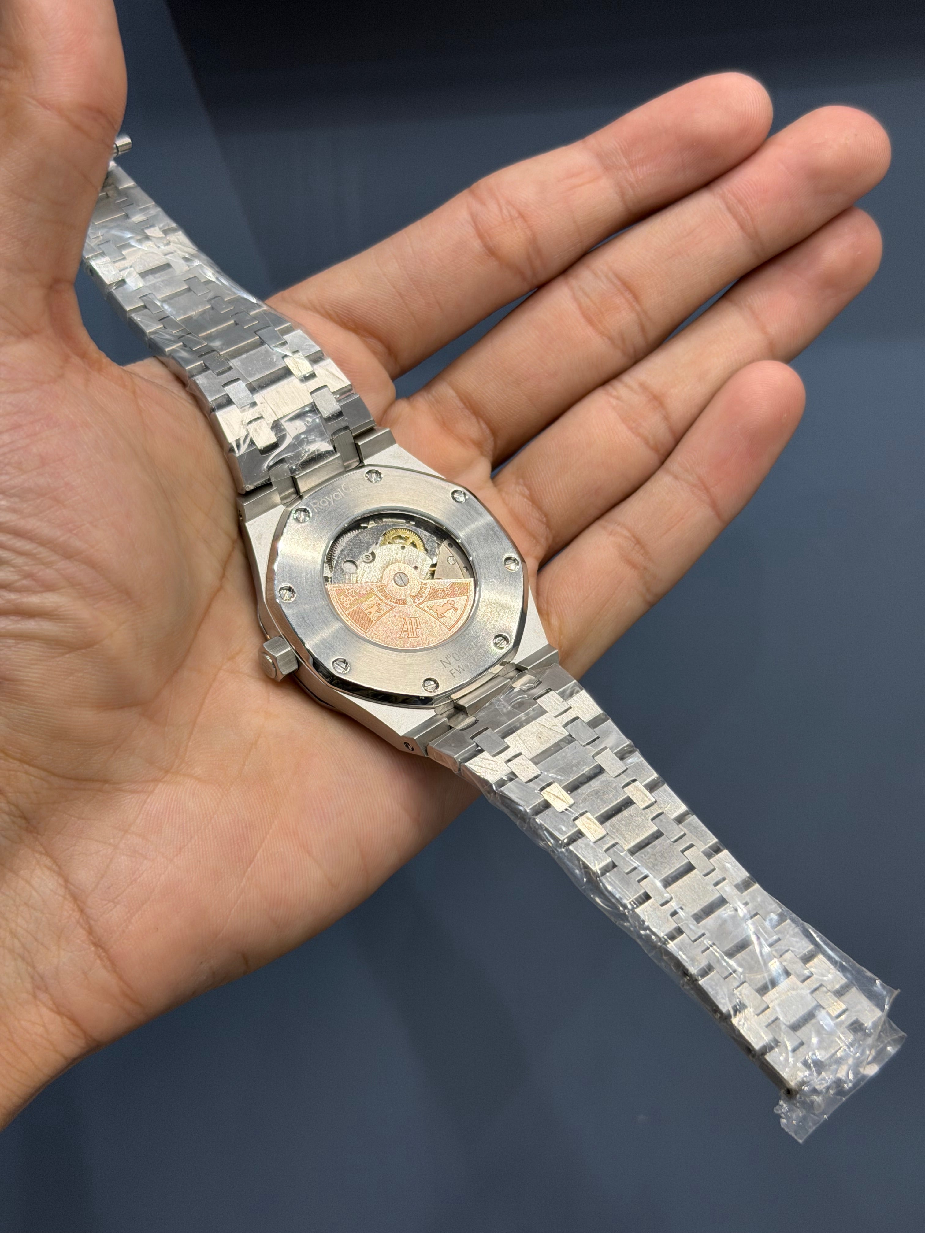 NEW COLLECTION SILVER WITH BLACK TEXTURED DIAL CHAIN WATCH FOR MEN