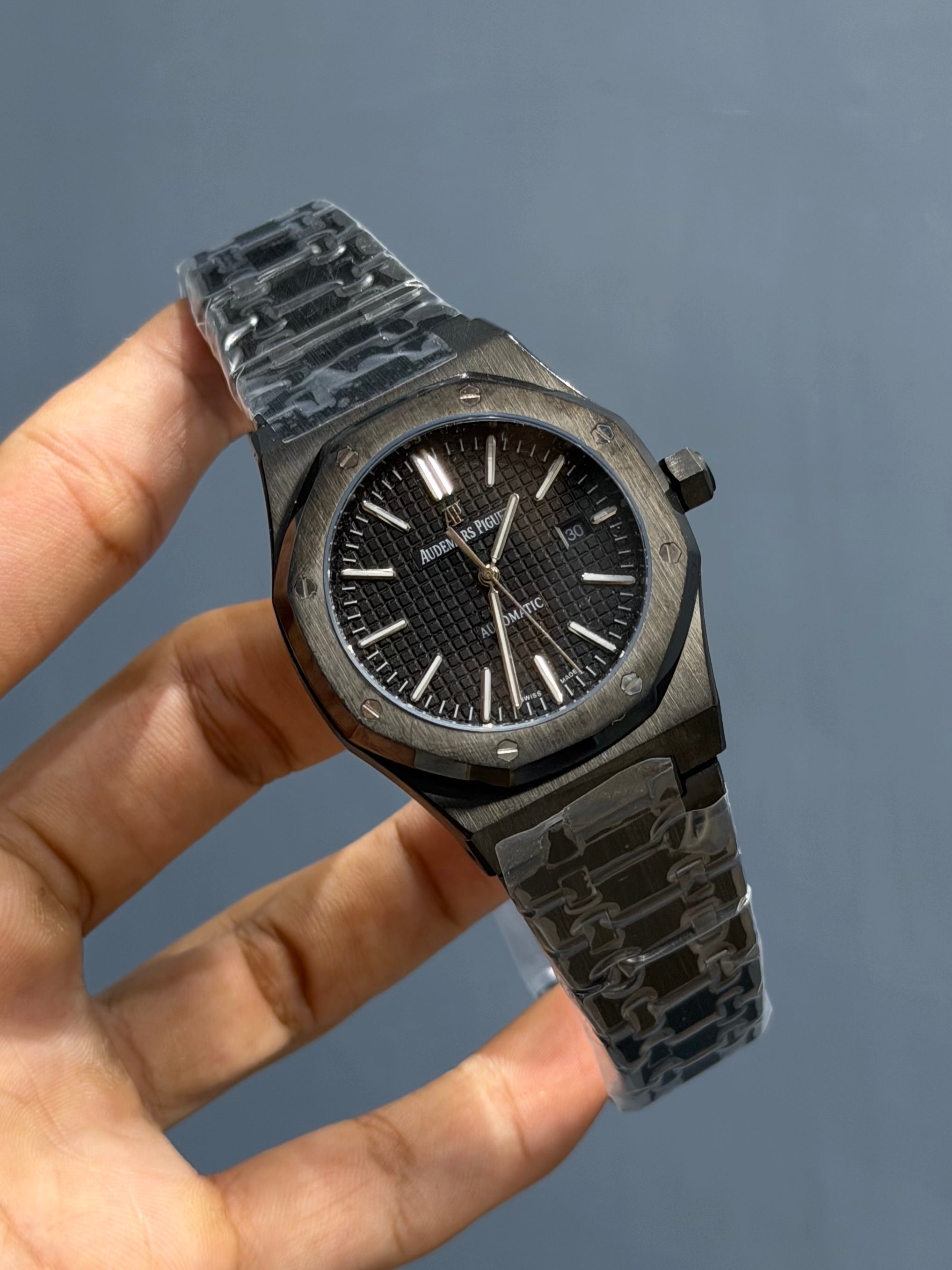 NEW COLLECTION BLACK WITH BLACK DIAL CHAIN WATCH FOR MEN