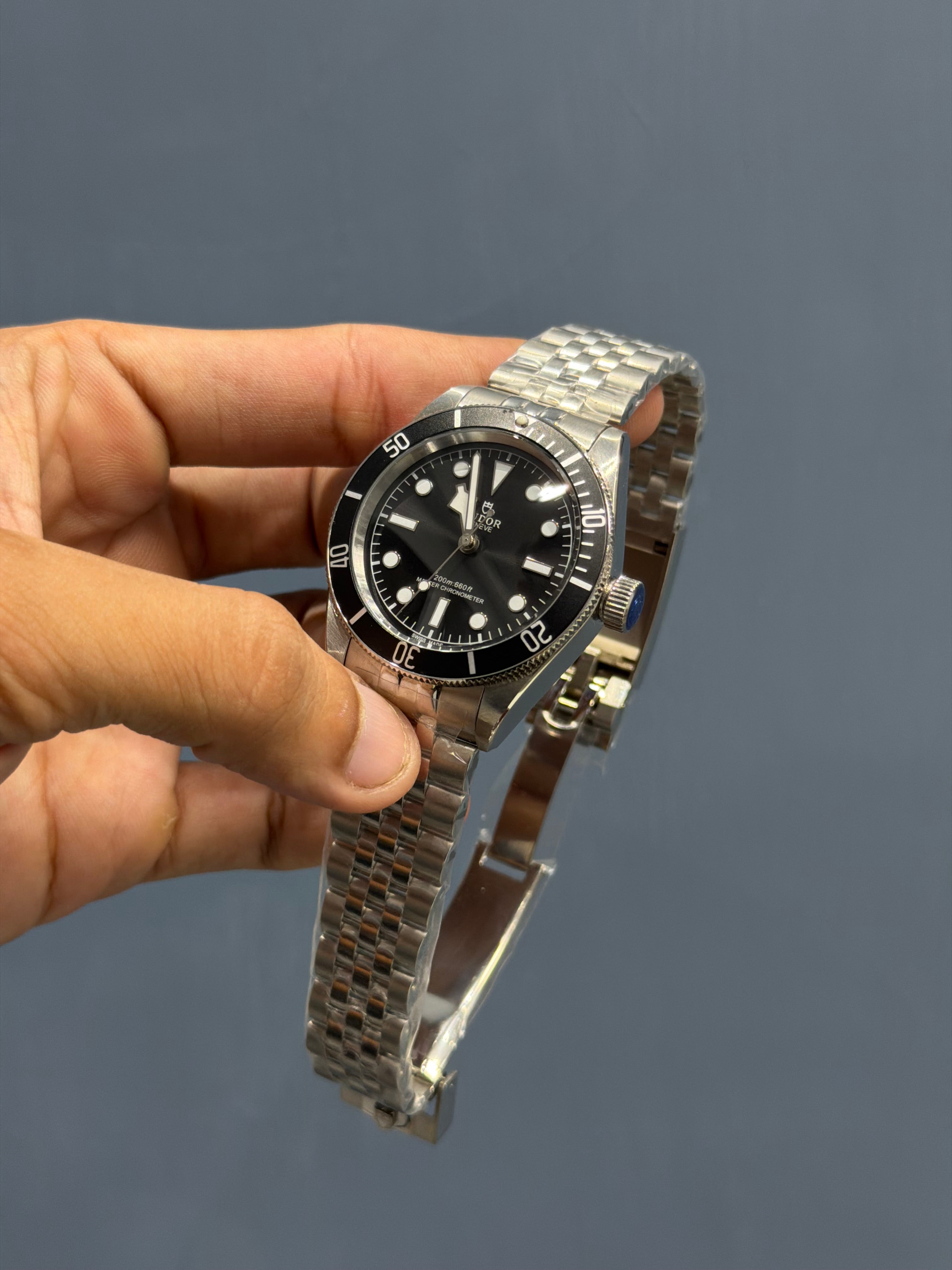 NEW COLLECTION SILVER WITH BLACK DIAL BLACK BEZZEL CHAIN WATCH
