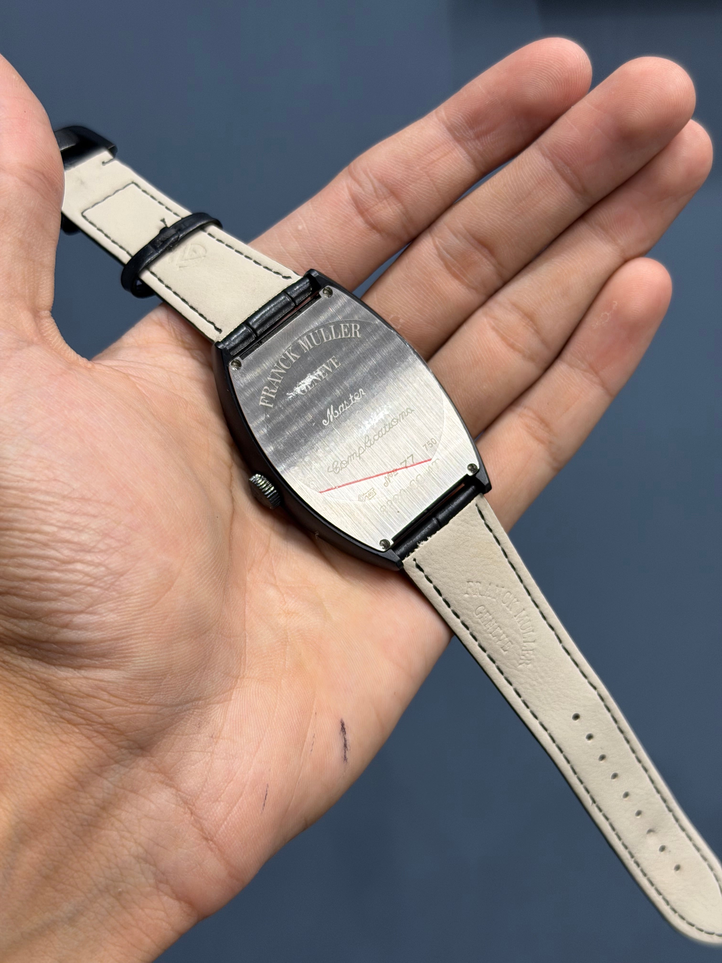 NEW COLLECTION BLACK CASE WITH BLACK DIAL AND BLACK LEATHER STRAP