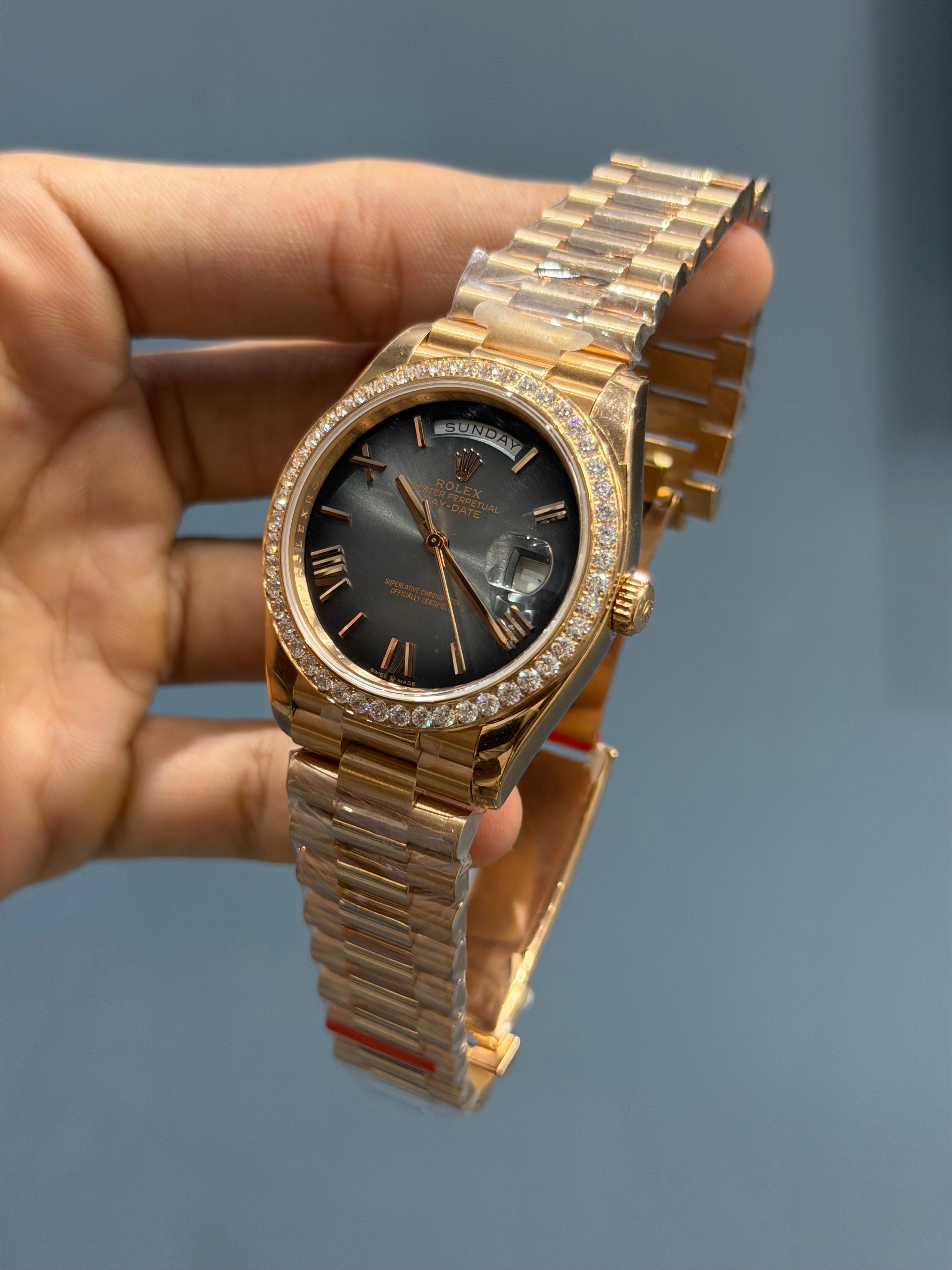 NEW COLLECTION 40 ROSE GOLD WITH OMBRE DIAL & STONE BEZEL AUTOMATIC WATCH BP MADE