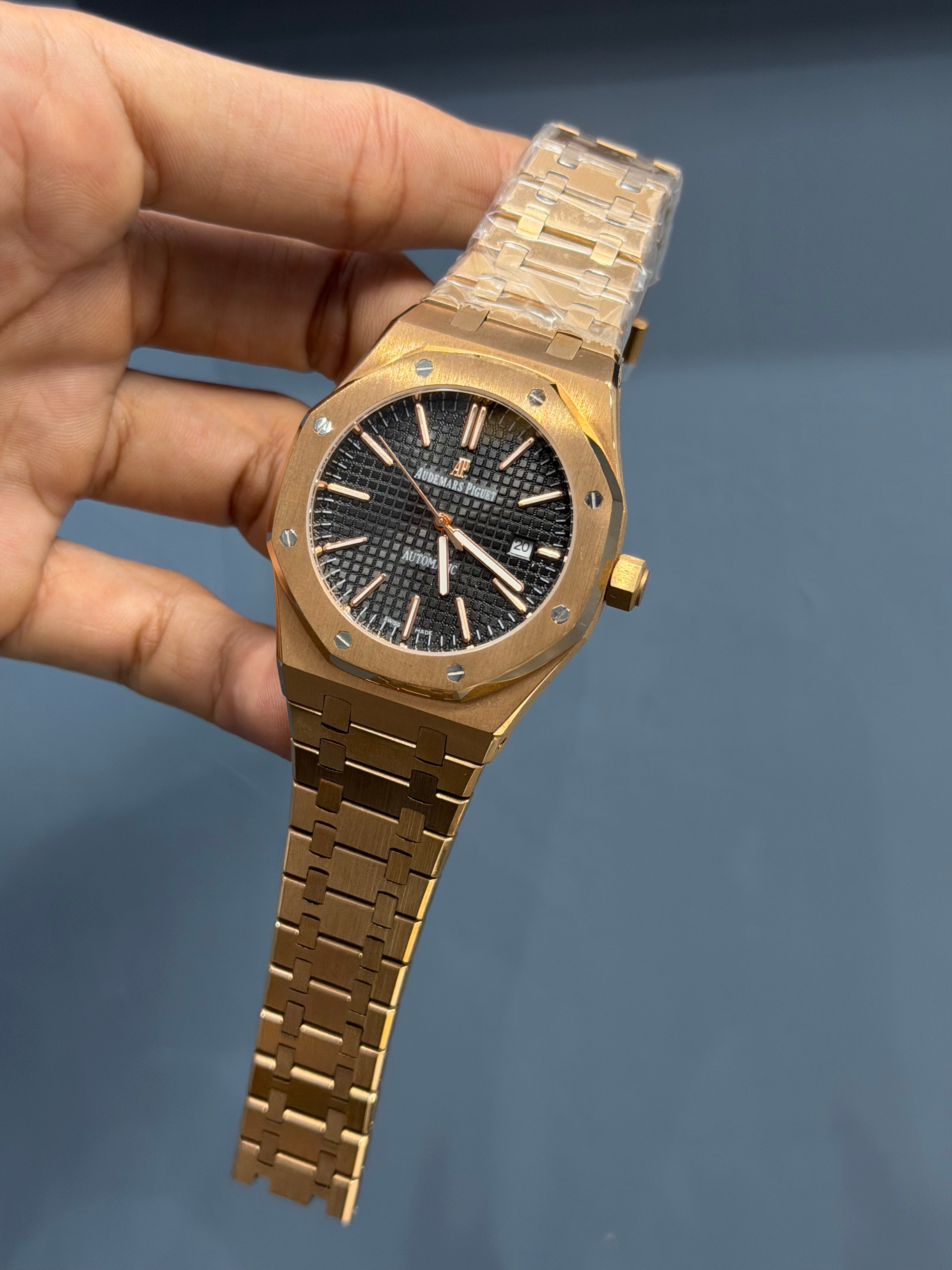 NEW COLLECTION ROSE WITH BLACK DIAL CHAIN WATCH FOR MEN