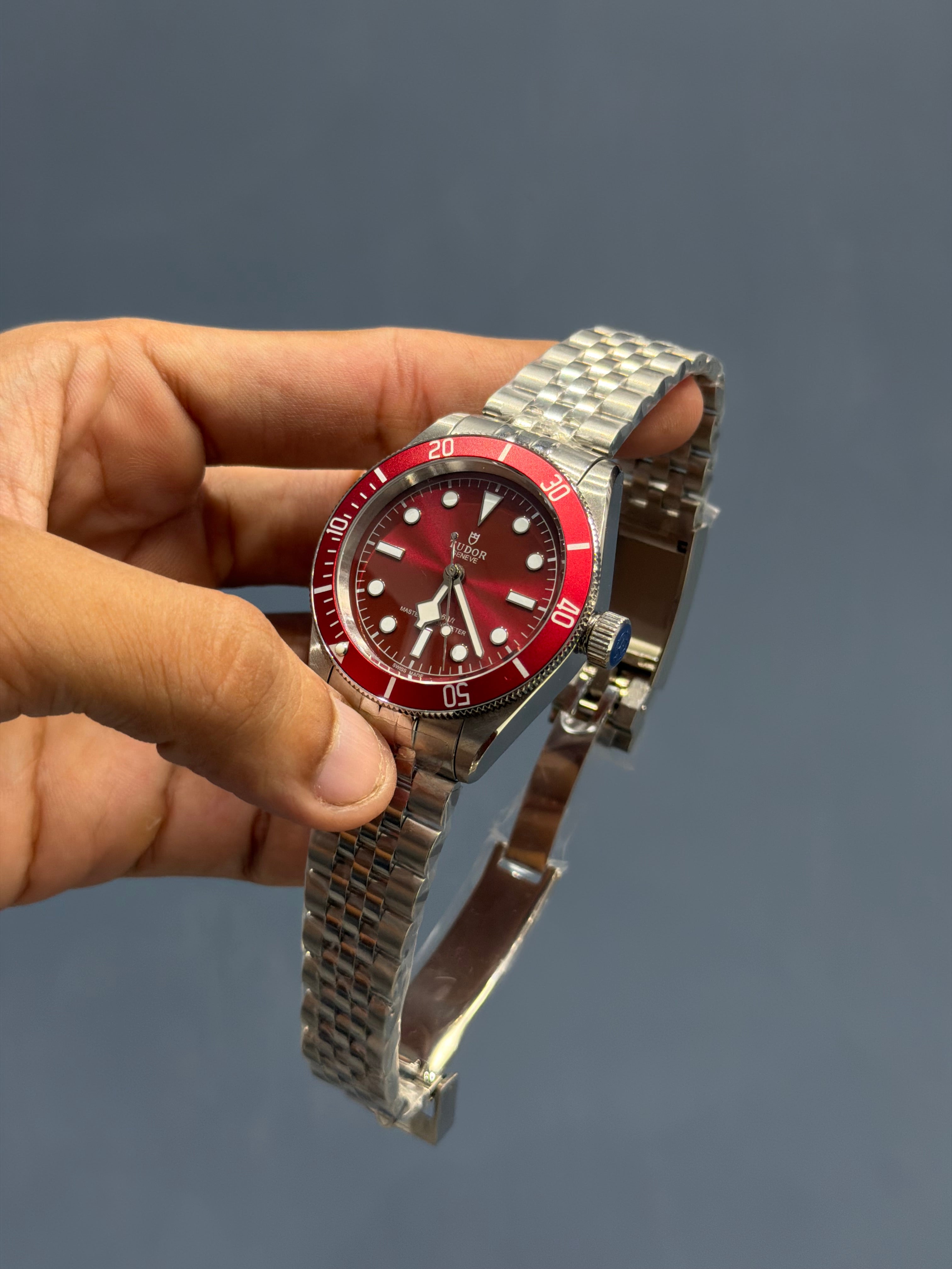 NEW COLLECTION SILVER WITH RED DIAL RED BEZZEL CHAIN WATCH