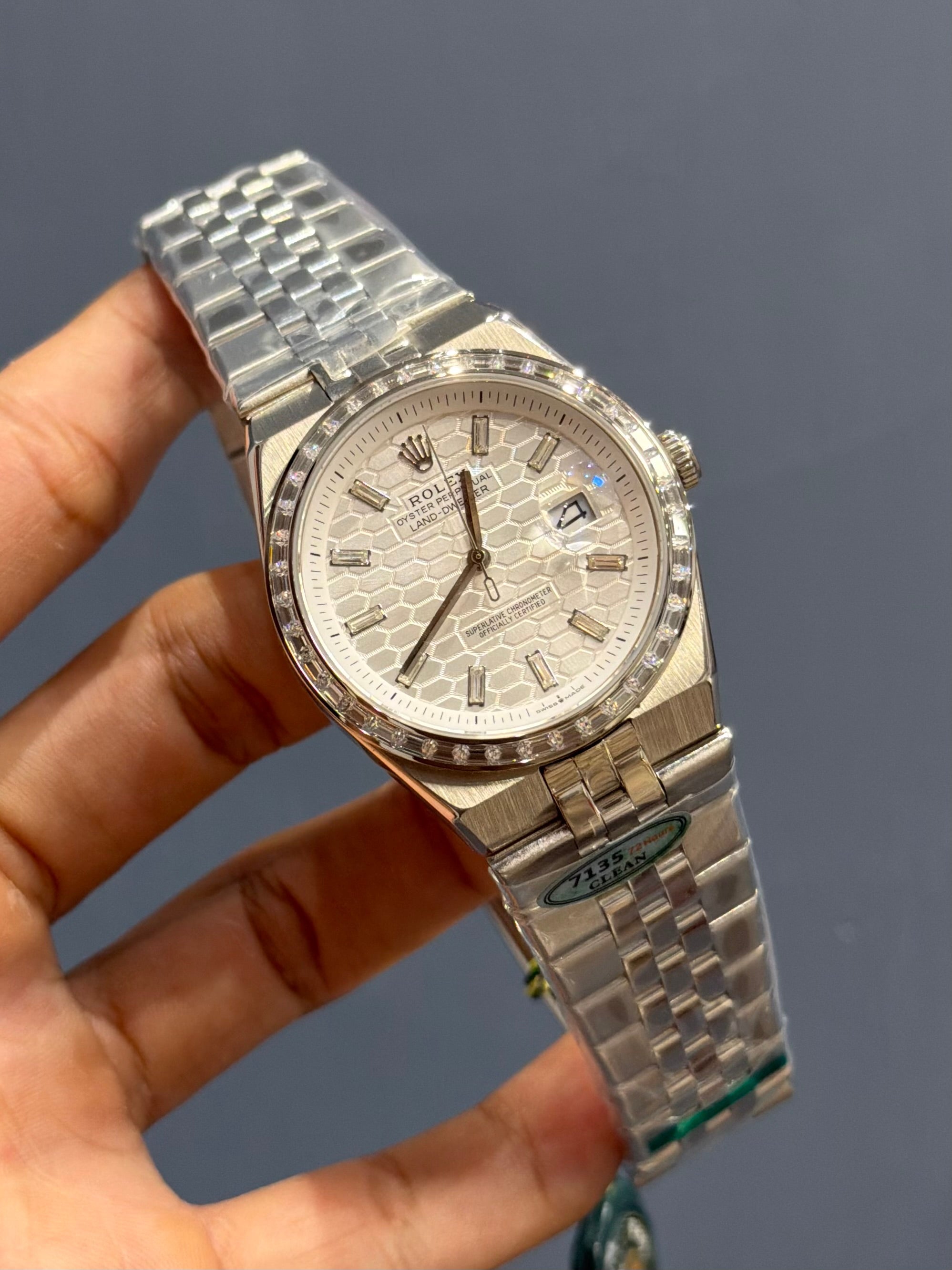 NEW COLLECTION LD 40 SILVER WITH WHITE DIAL STONE BEZEL AUTOMATIC WATCH OZ MADE