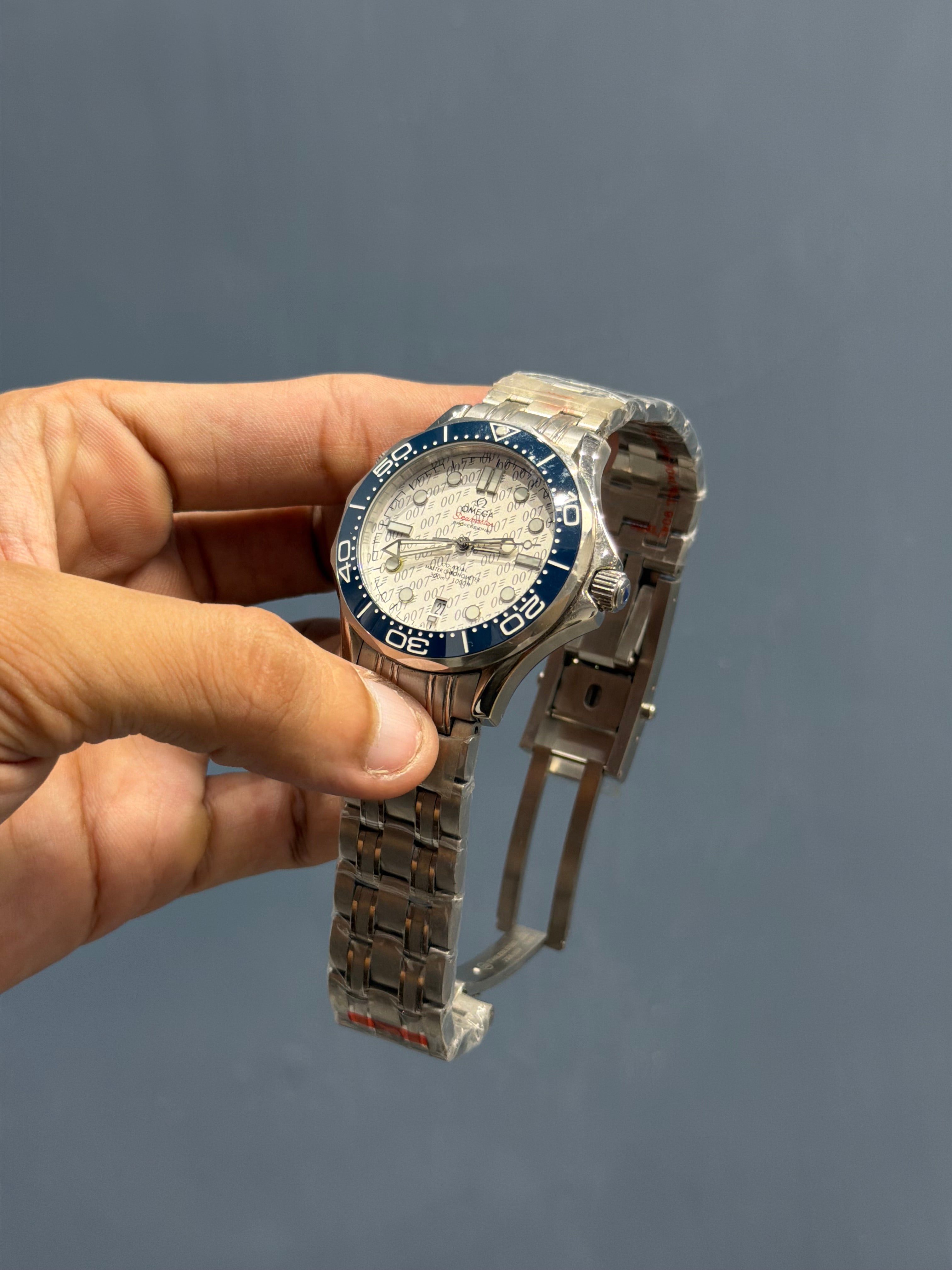 NEW COLLECTION SILVER WITH WHITE DIAL & BLUE BEZEL AUTOMATIC WATCH
