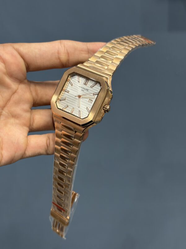 NEW COLLECTION ROSE CHAIN WITH WHITE DIAL QUARTZ WATCH