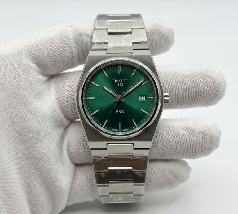 Luxury Green Dial Stainless Steel Watch – Elegant Swiss-Style Timepiece
