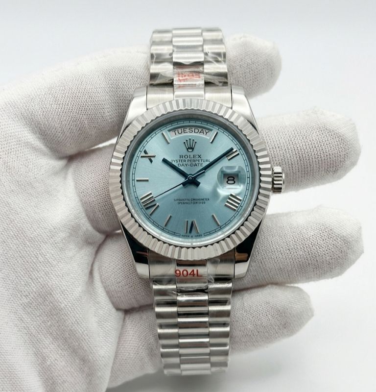 Luxury Day-Date Style Watch – Ice Blue Dial, Fluted Bezel & Stainless-Steel Bracelet