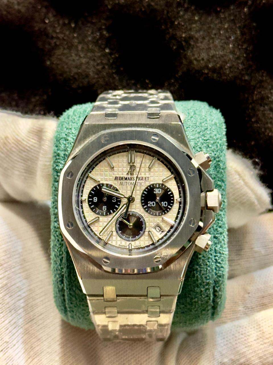 Luxury Octagonal Chronograph Watch – Silver Dial, Black Sub-Dials, Stainless Steel Bracelet