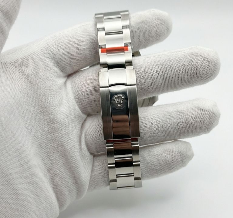 Luxury Datejust Style Watch – Deep Blue Dial, Fluted Bezel & Jubilee-Style Bracelet