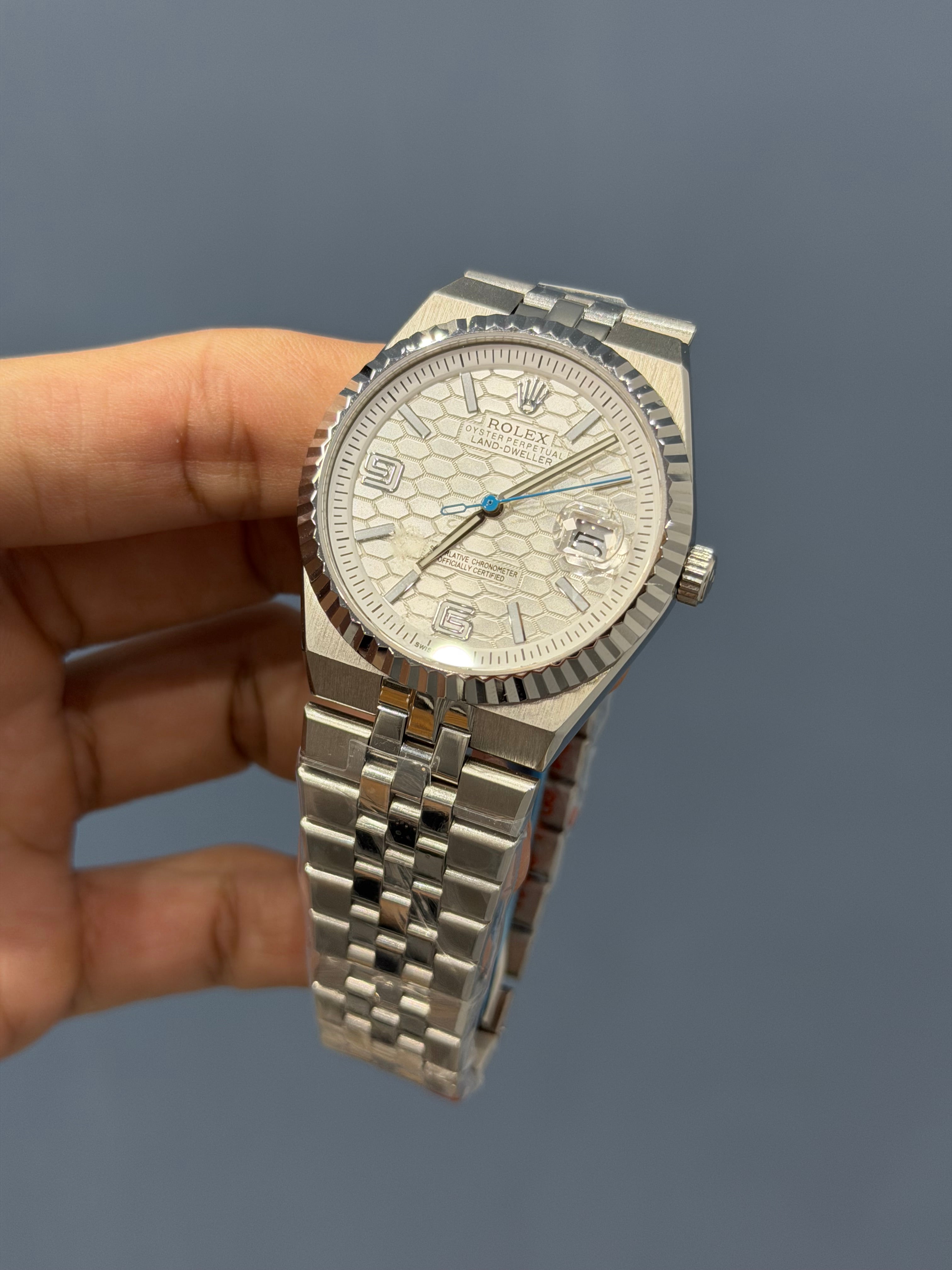 NEW COLLECTION 40 SILVER CHAIN WITH WHITE DIAL AUTOMATIC WATCH ZR FACTORY ￼