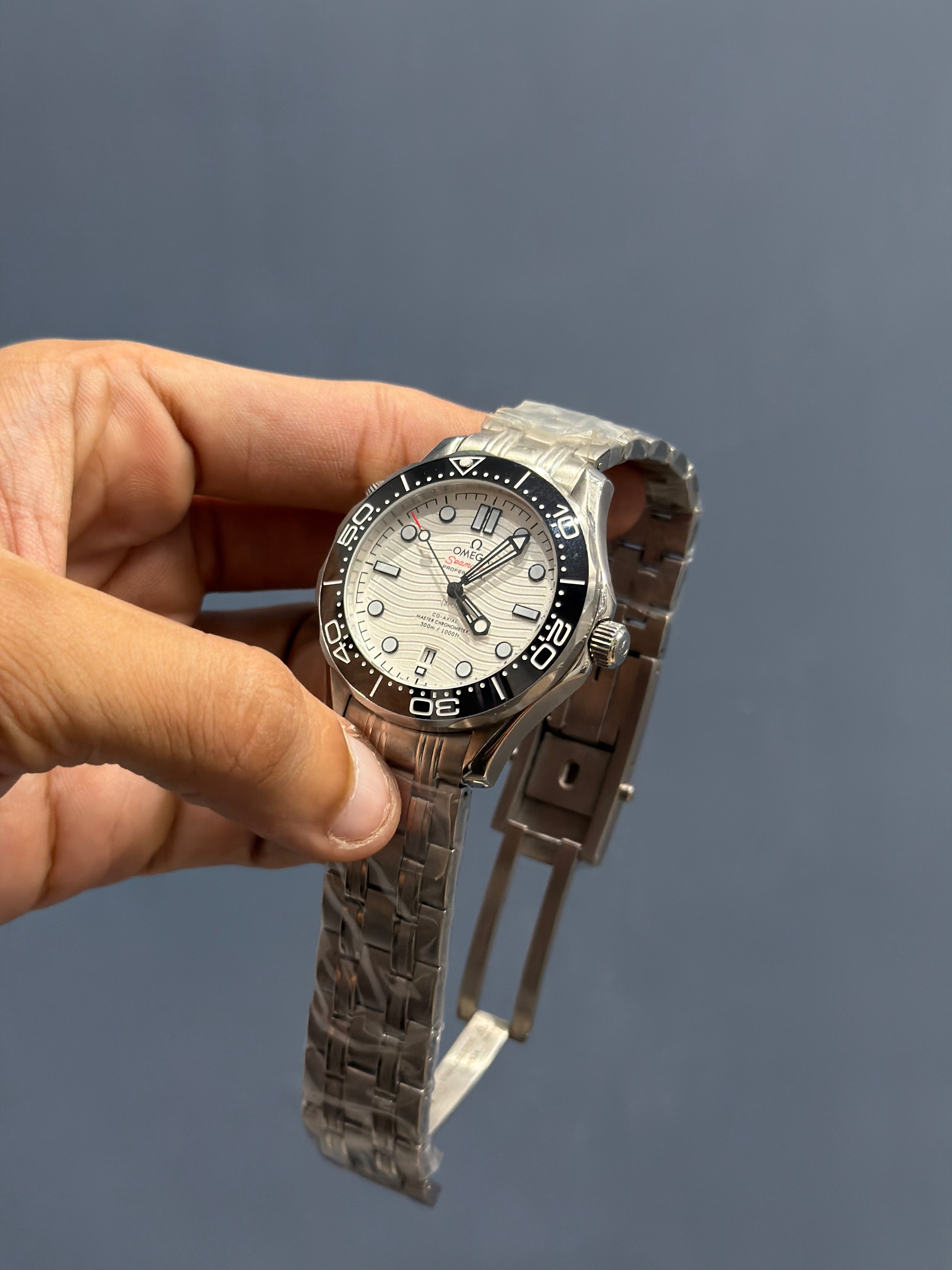 NEW COLLECTION SILVER WITH WHITE DIAL AUTOMATIC WATCH