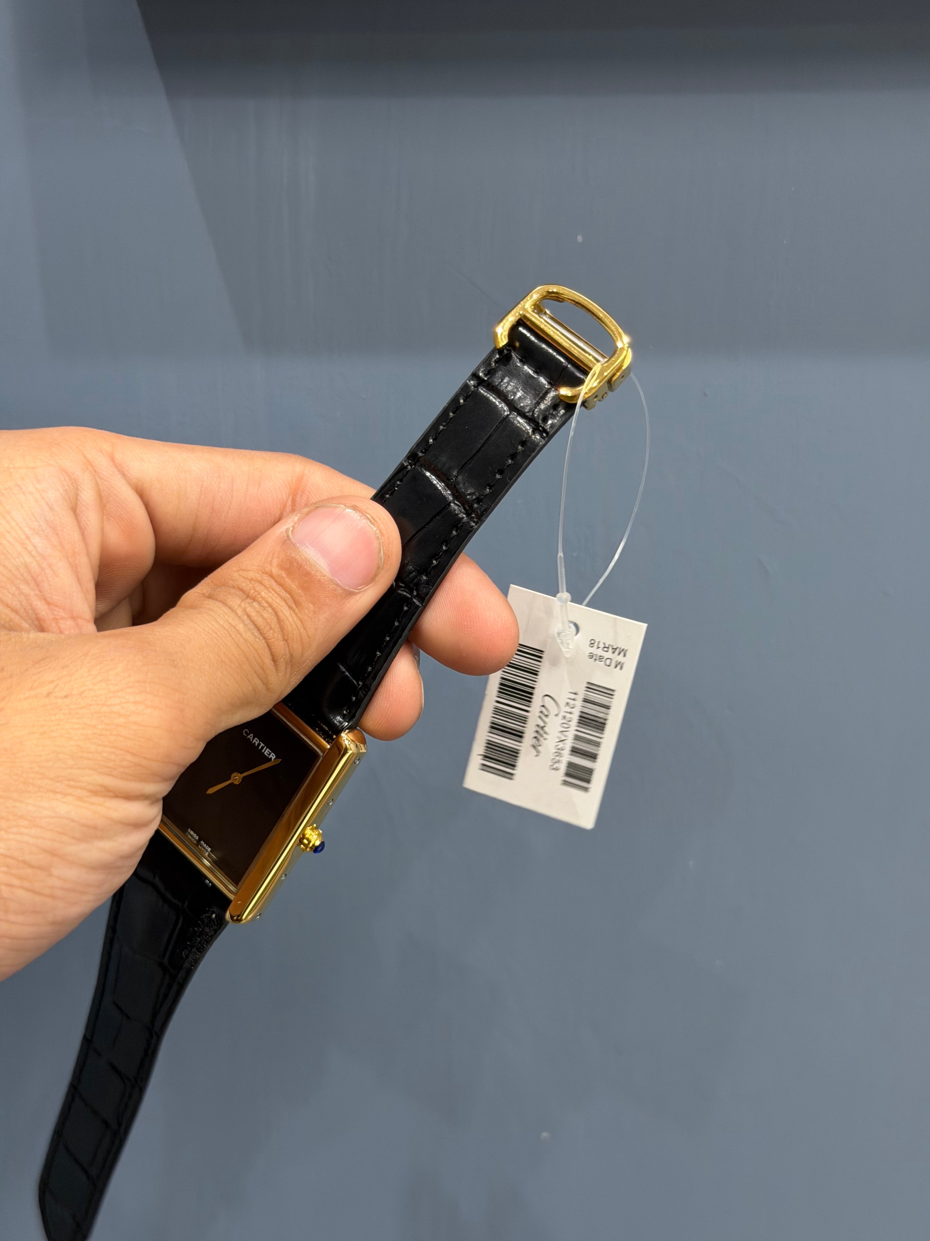 MASTER LOCK NEW COLLECTION YELLOW GOLD CASE WITH BLACK DIAL & LEATHER STRAP WATCH