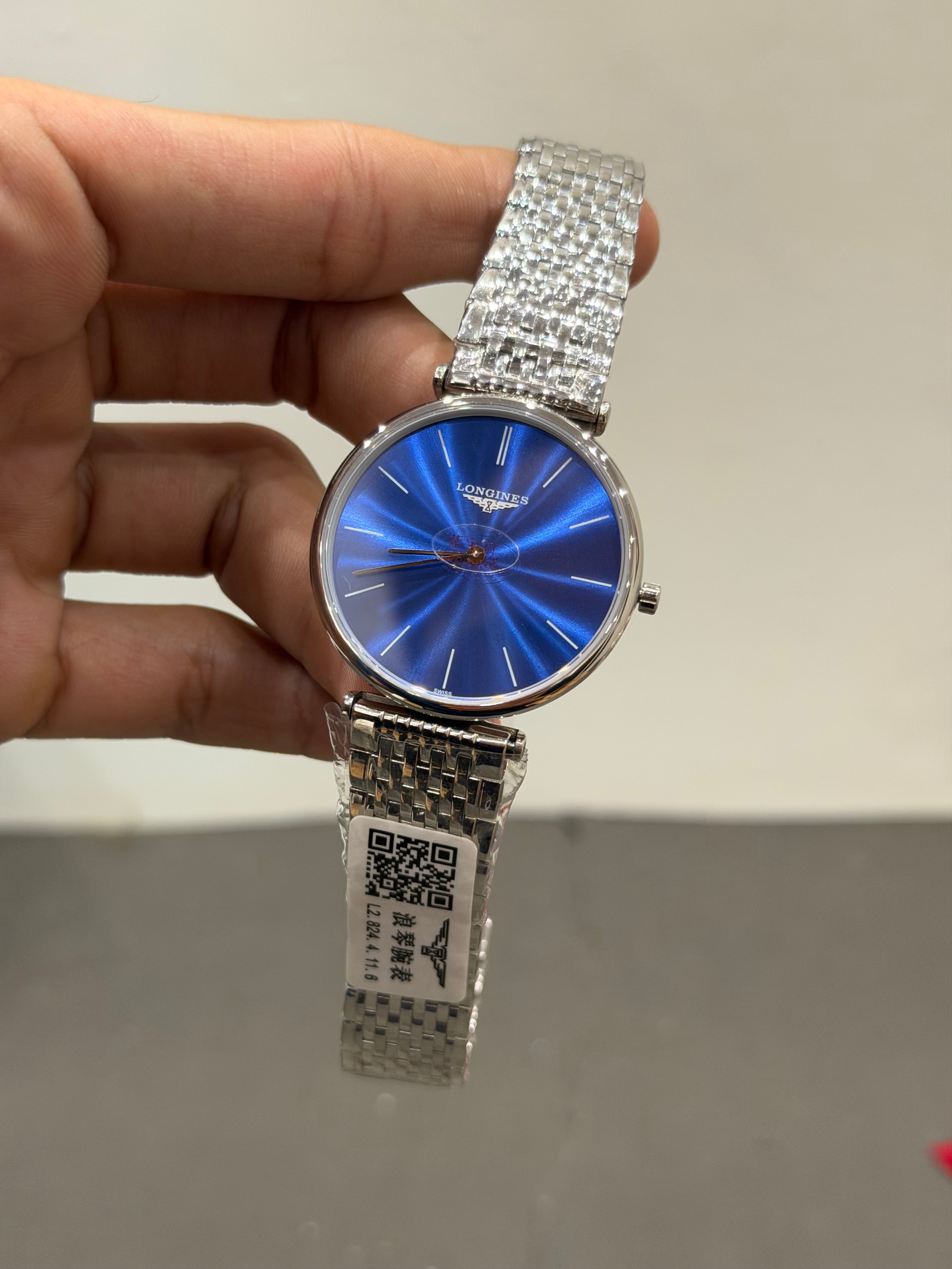 NEW COLLECTION SILVER WITH BLUE DIAL SHORT FIGURE CHAIN WATCH