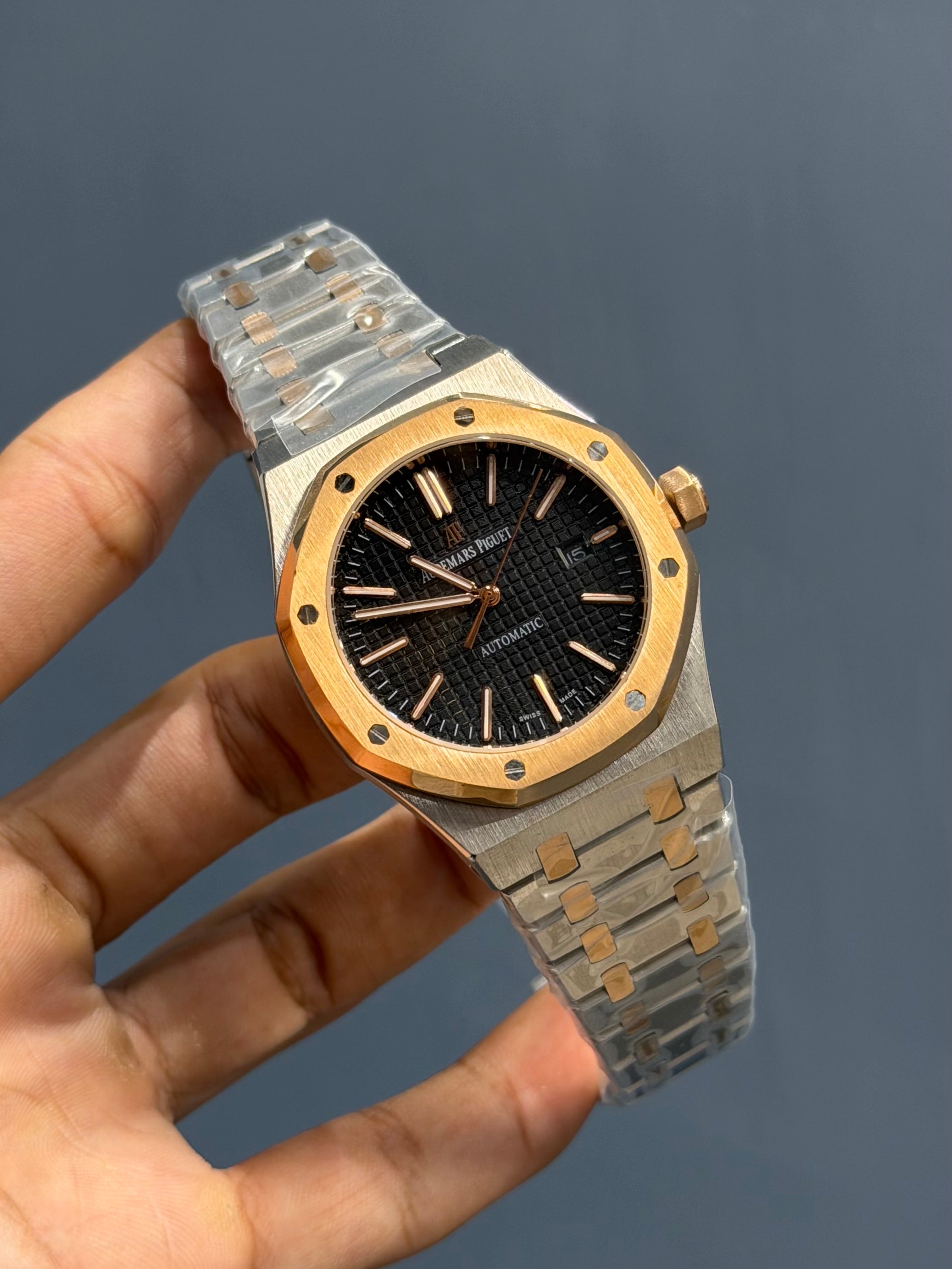NEW COLLECTION ROSE TWOTONE WITH BLACK DIAL CHAIN WATCH FOR MEN