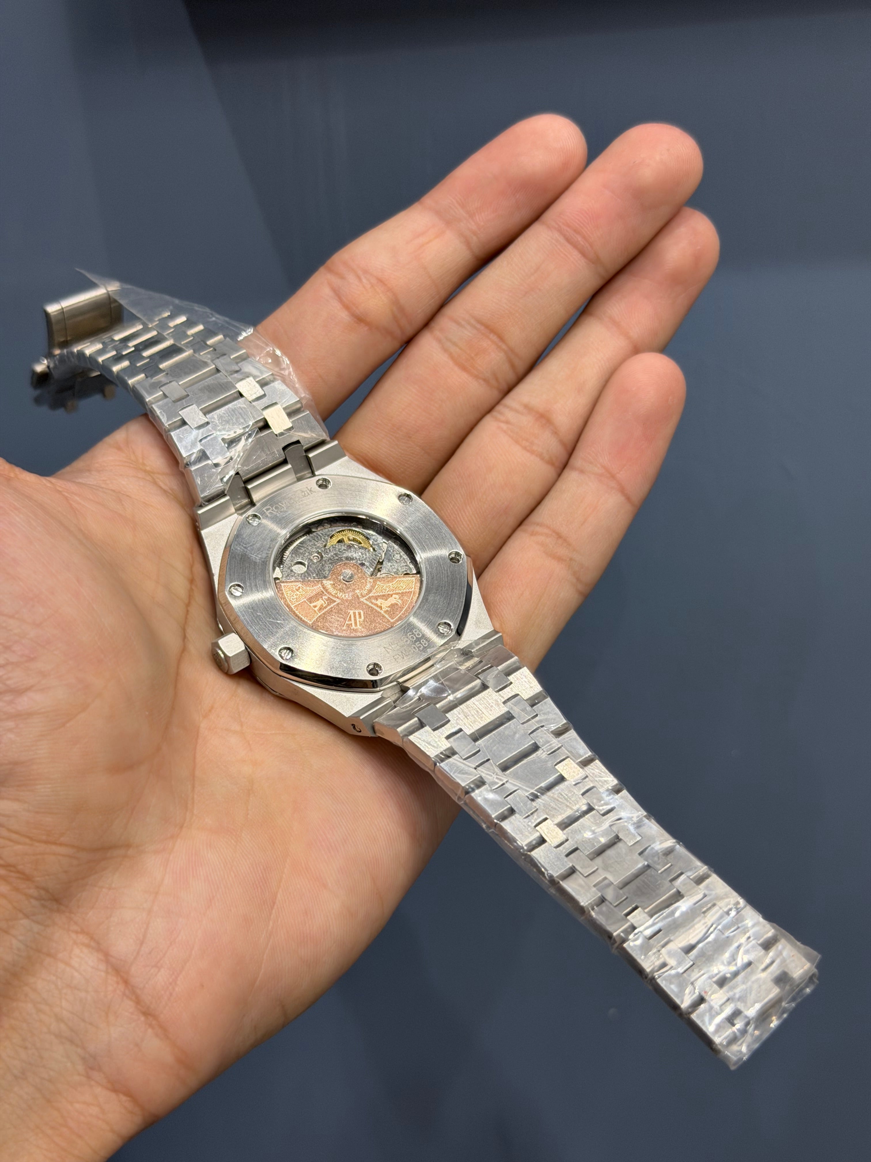 NEW COLLECTION SILVER WITH WHITE TEXTURED DIAL CHAIN WATCH FOR MEN