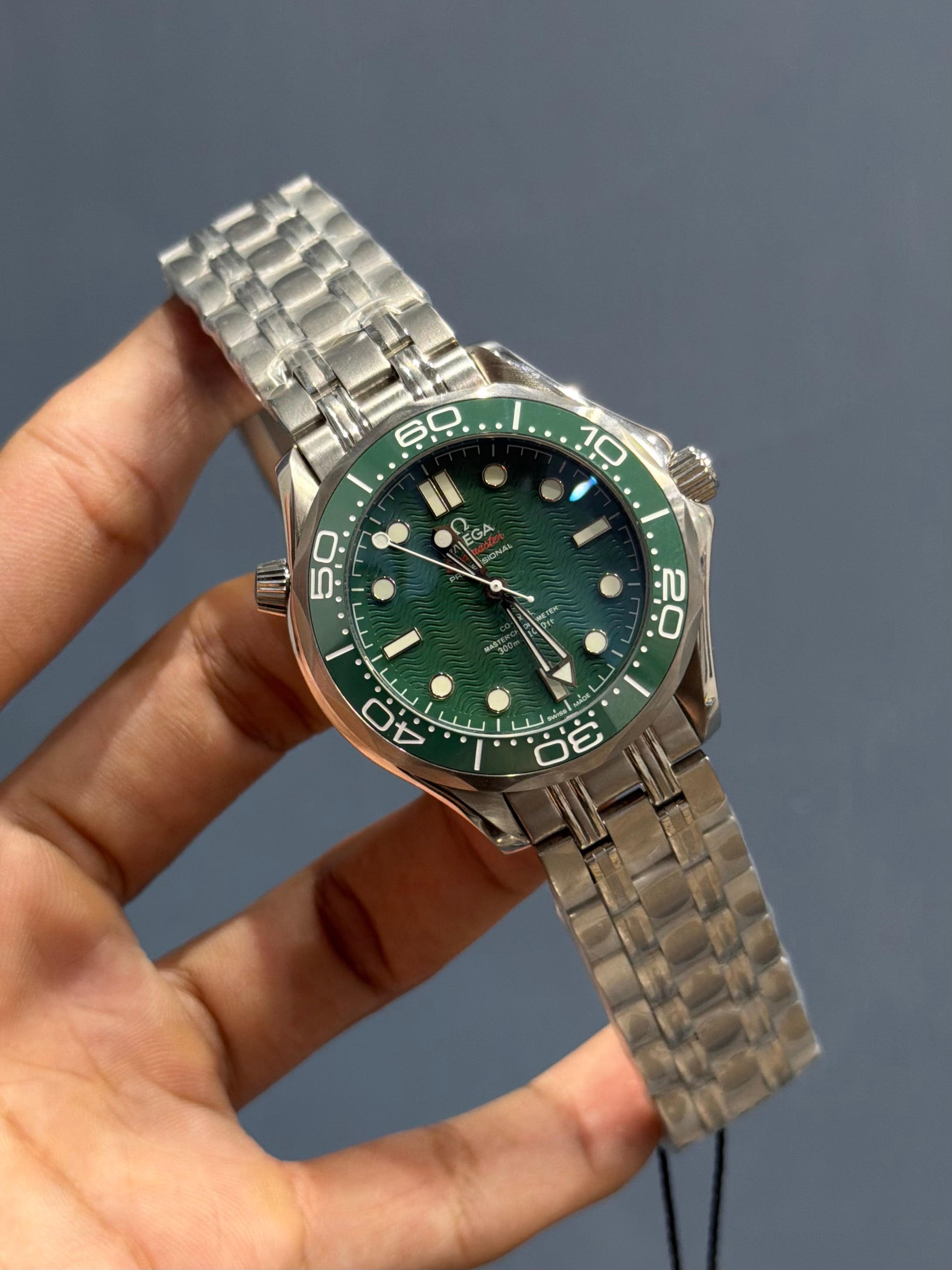 NEW COLLECTION SILVER WITH GREEN DIAL AUTOMATIC WATCH