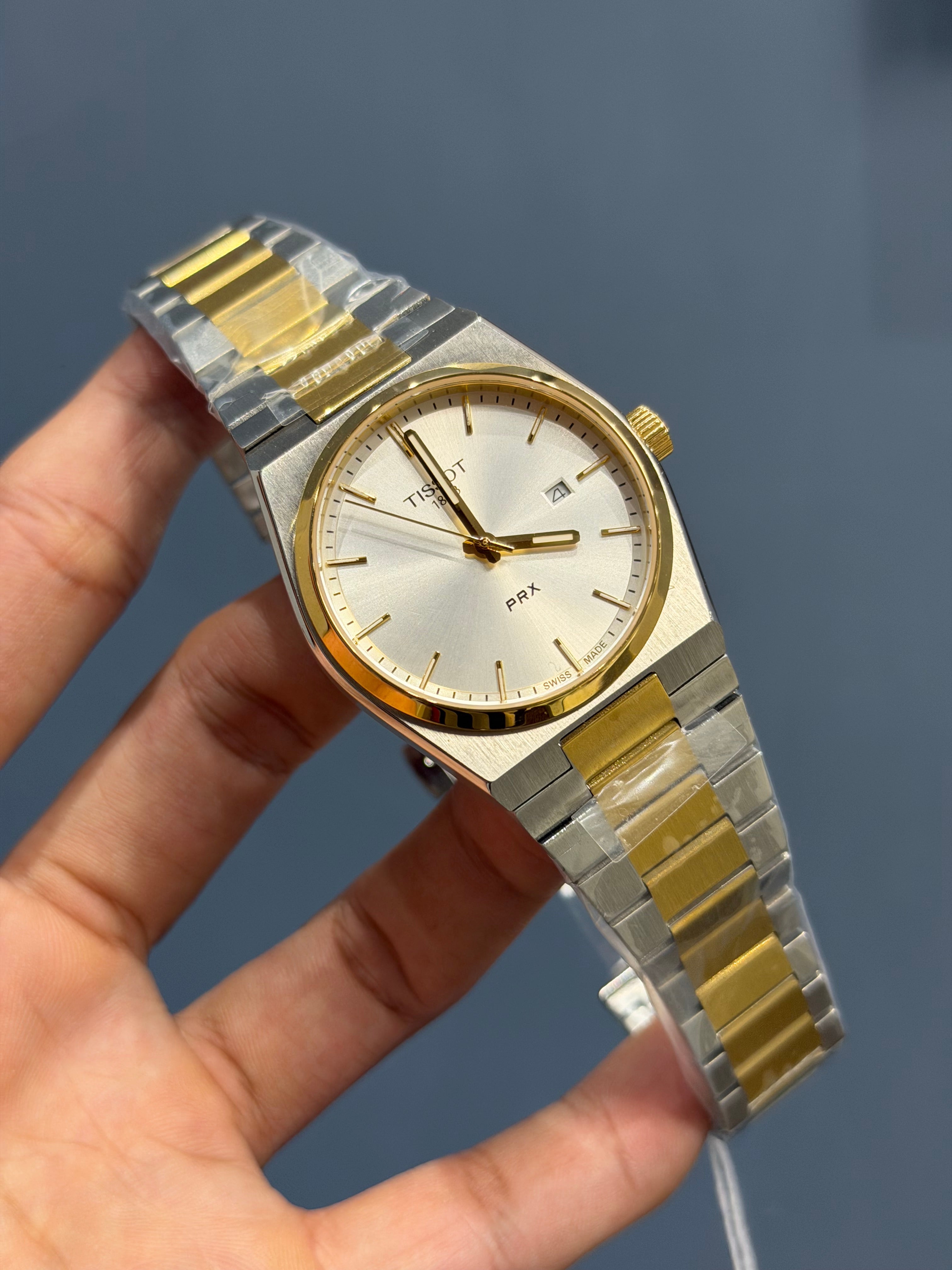 NEW COLLECTION TWOTONE GOLD & WHITE PLAIN DIAL STAINLESS STEEL QUARTZ WATCH