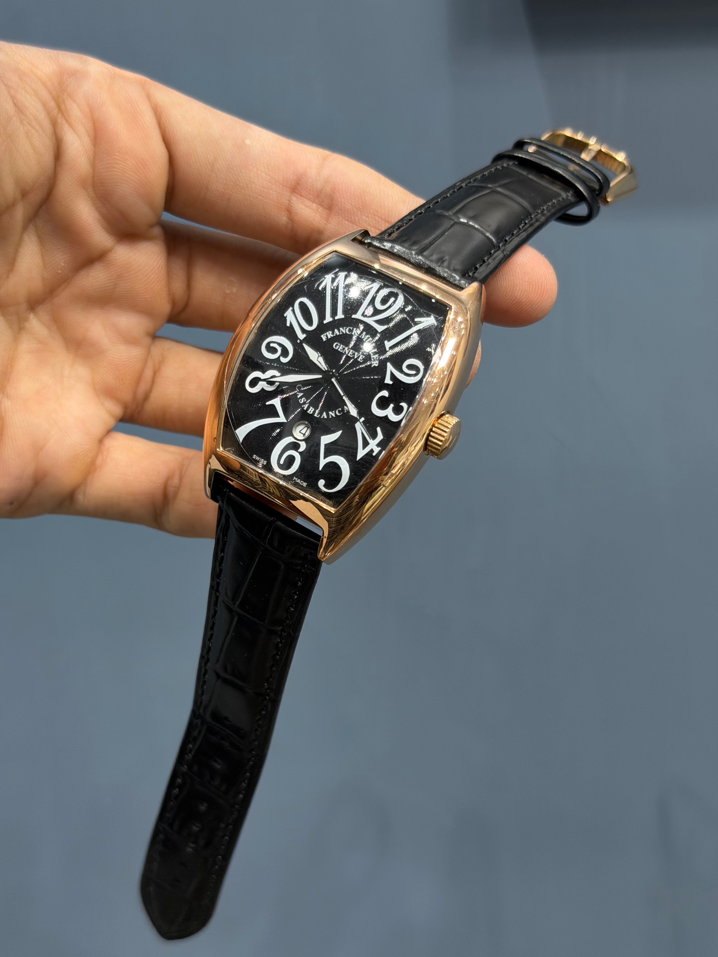 NEW COLLECTION ROSE CASE WITH BLACK DIAL AND BLACK LEATHER STRAP