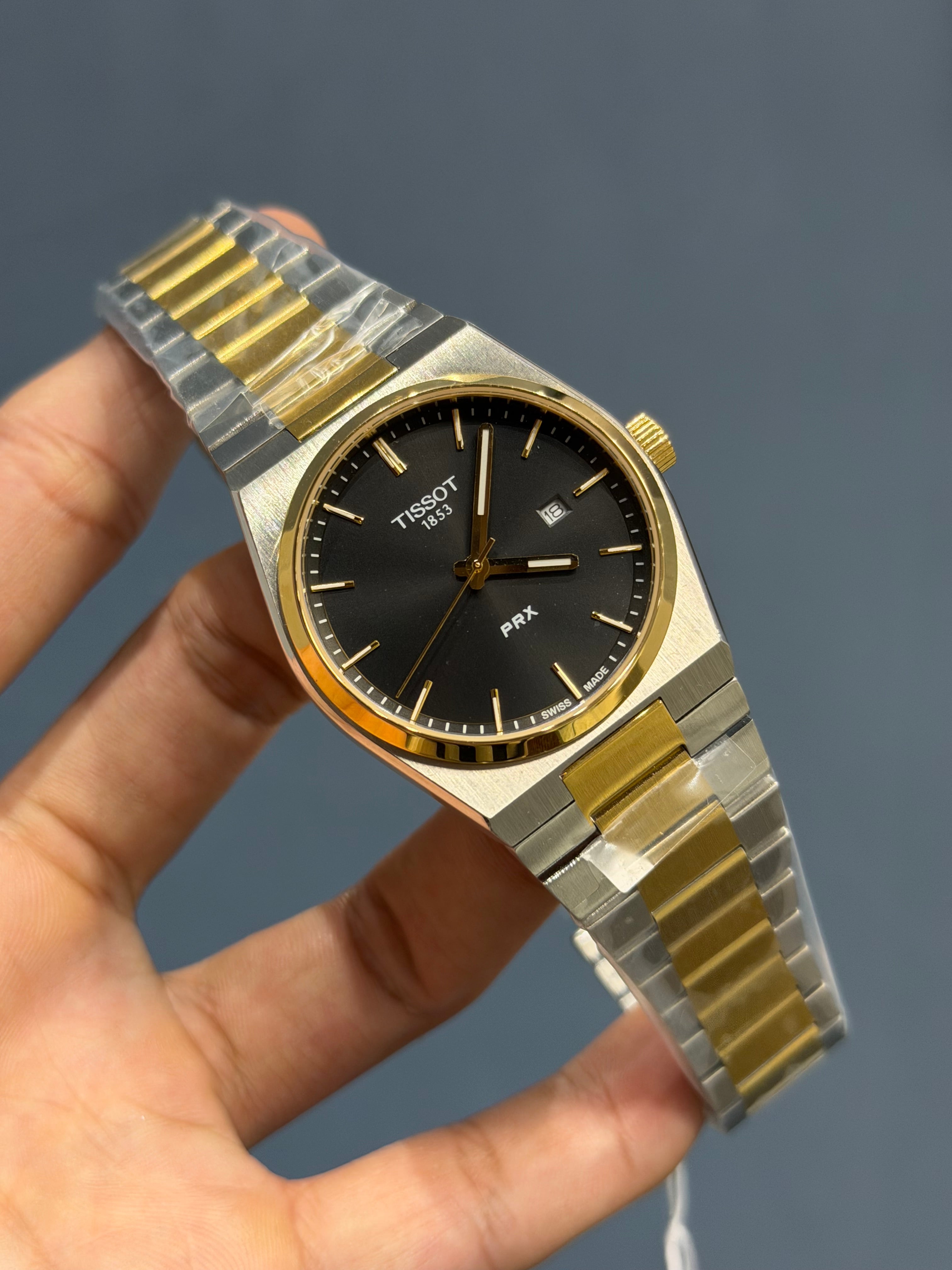NEW COLLECTION TWOTONE GOLD & BLACK PLAIN DIAL STAINLESS STEEL QUARTZ WATCH