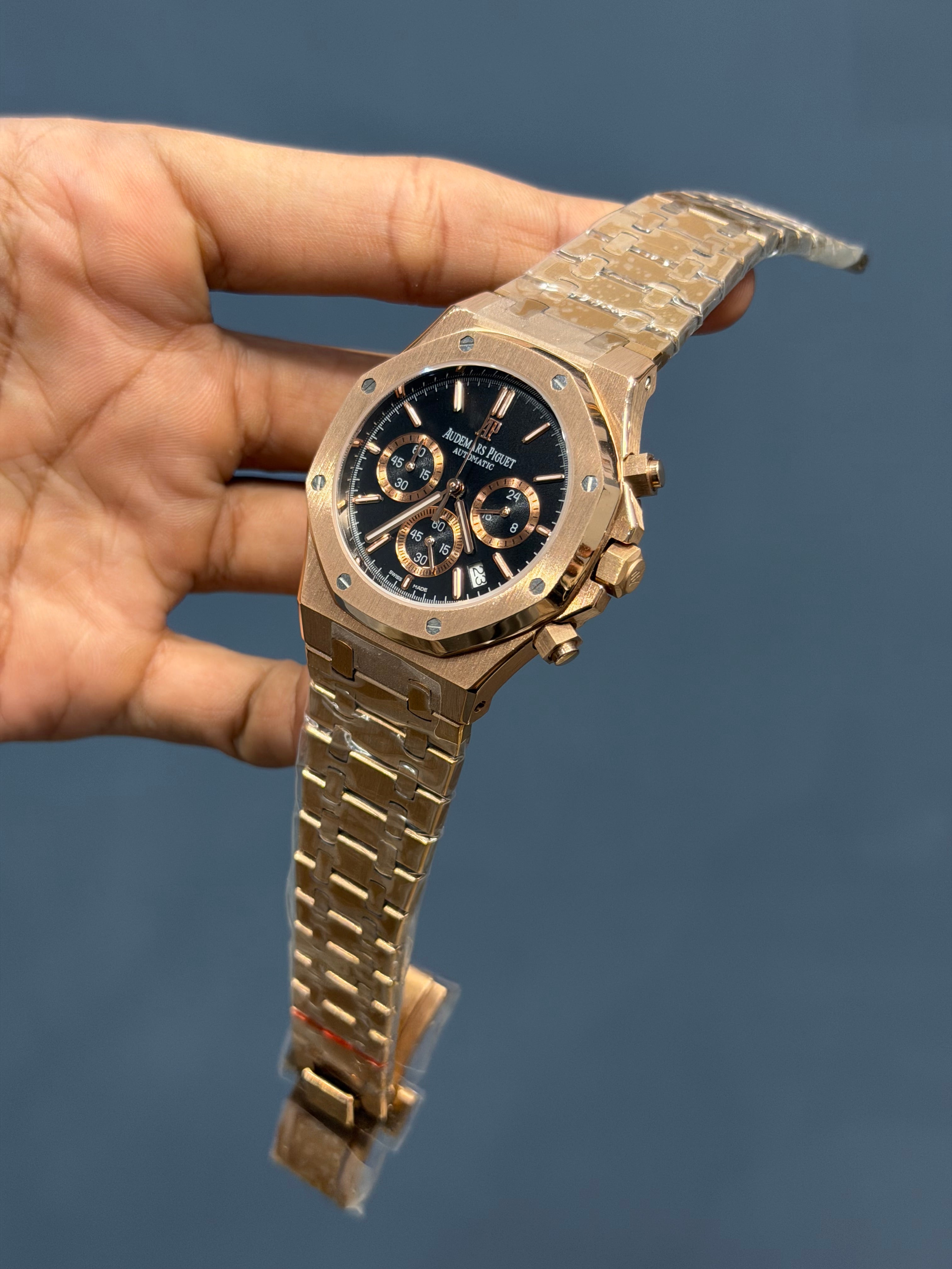 NEW COLLECTION CHRONOGRAPH ROSE WITH BLACK DIAL CHAIN WATCH