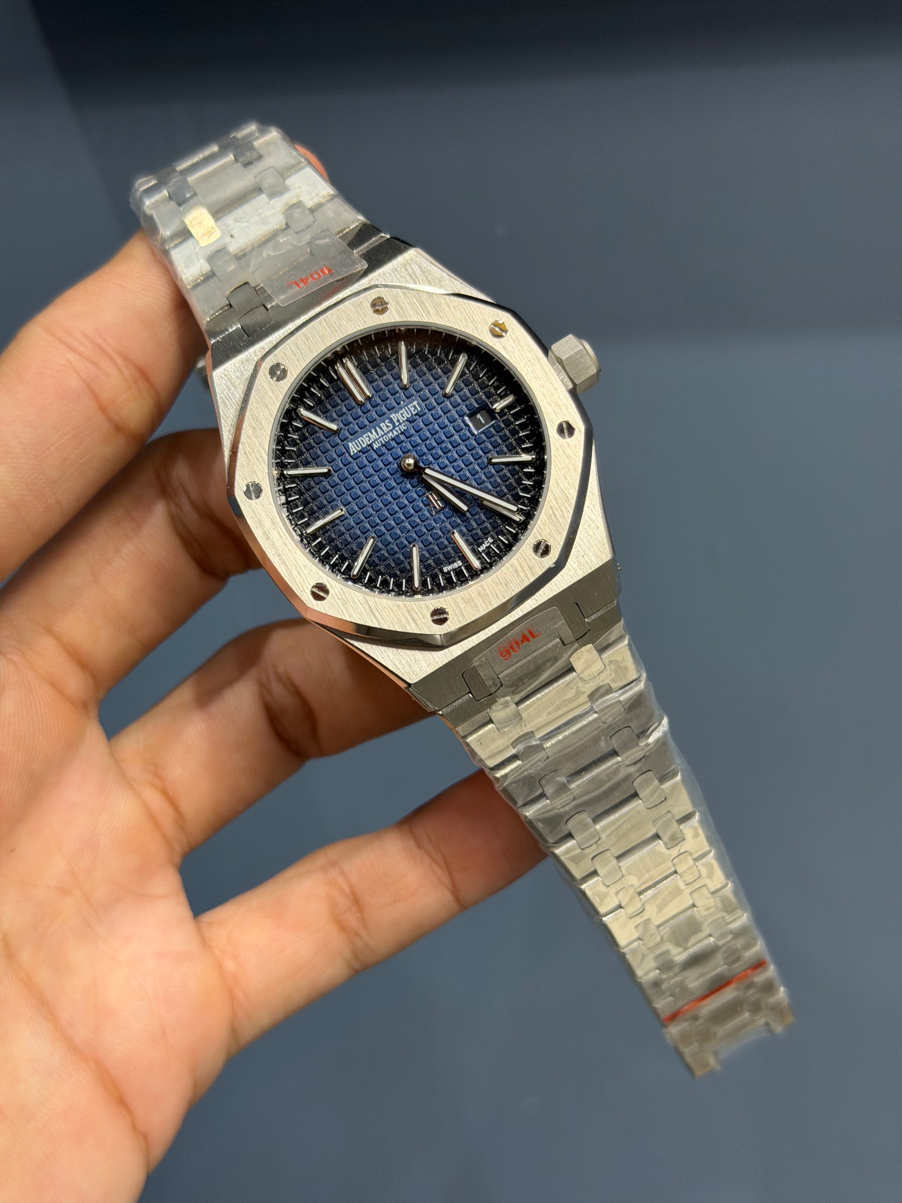 NEW COLLECTION SILVER WITH BLUE TEXTURED DIAL CHAIN WATCH FOR MEN