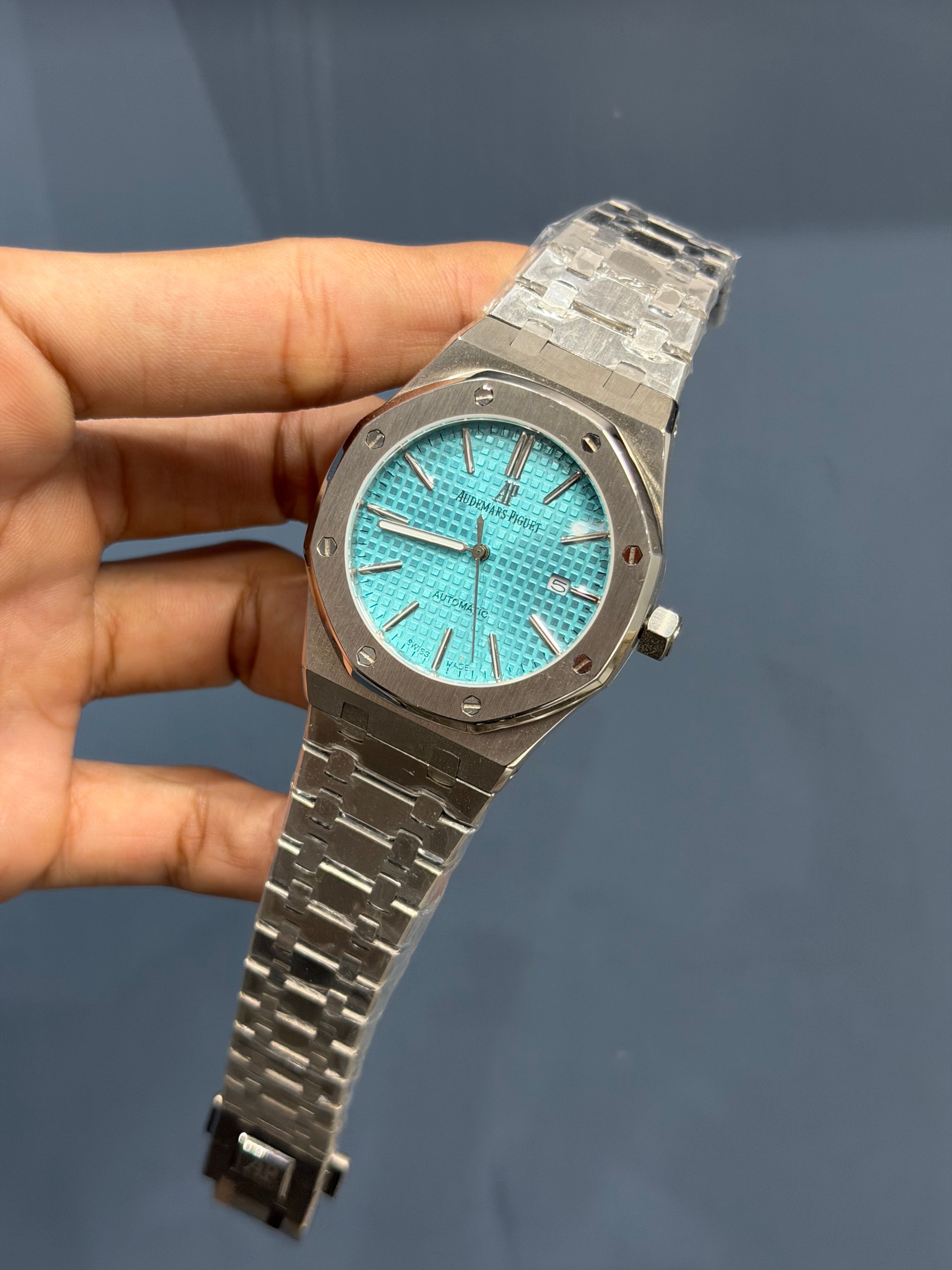 NEW COLLECTION SILVER WITH TIFFANY TEXTURED DIAL CHAIN WATCH FOR MEN