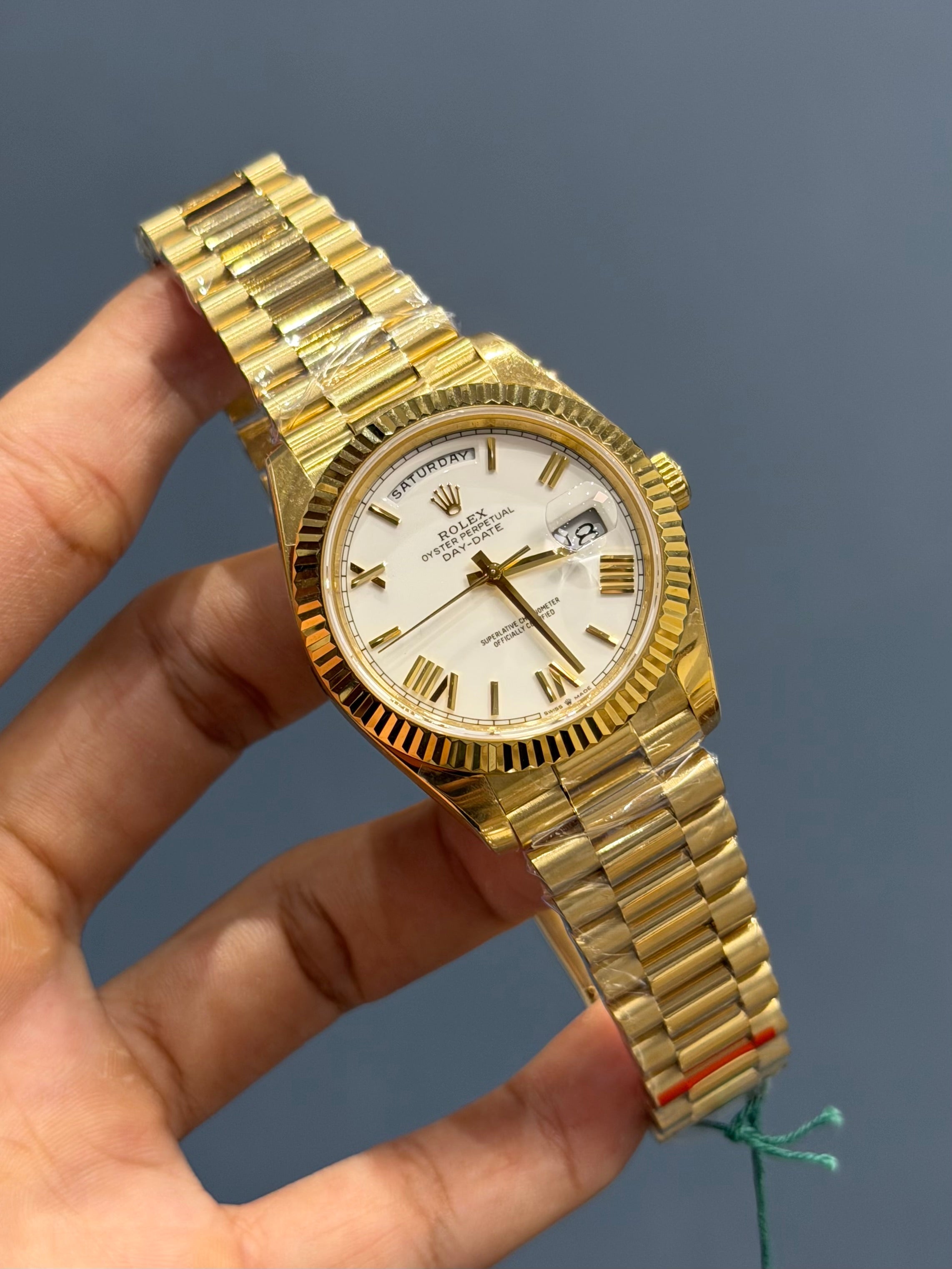 NEW COLLECTION 40 YELLOW GOLD WITH WHITE DIAL AUTOMATIC WATCH BP MADE