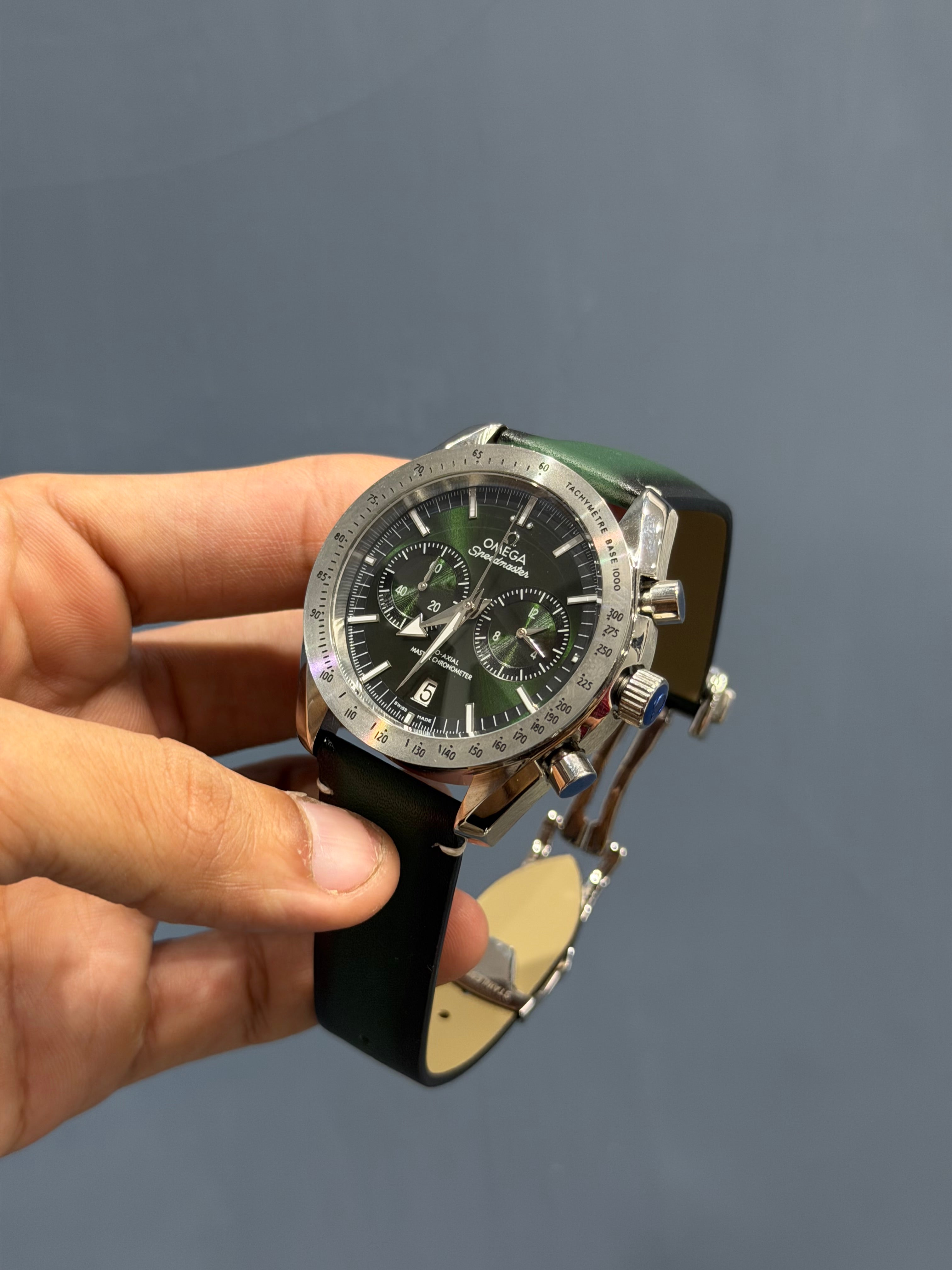 NEW COLLECTION SILVER CASE WITH GREEN DIAL & GREEN LEATHER STRAP