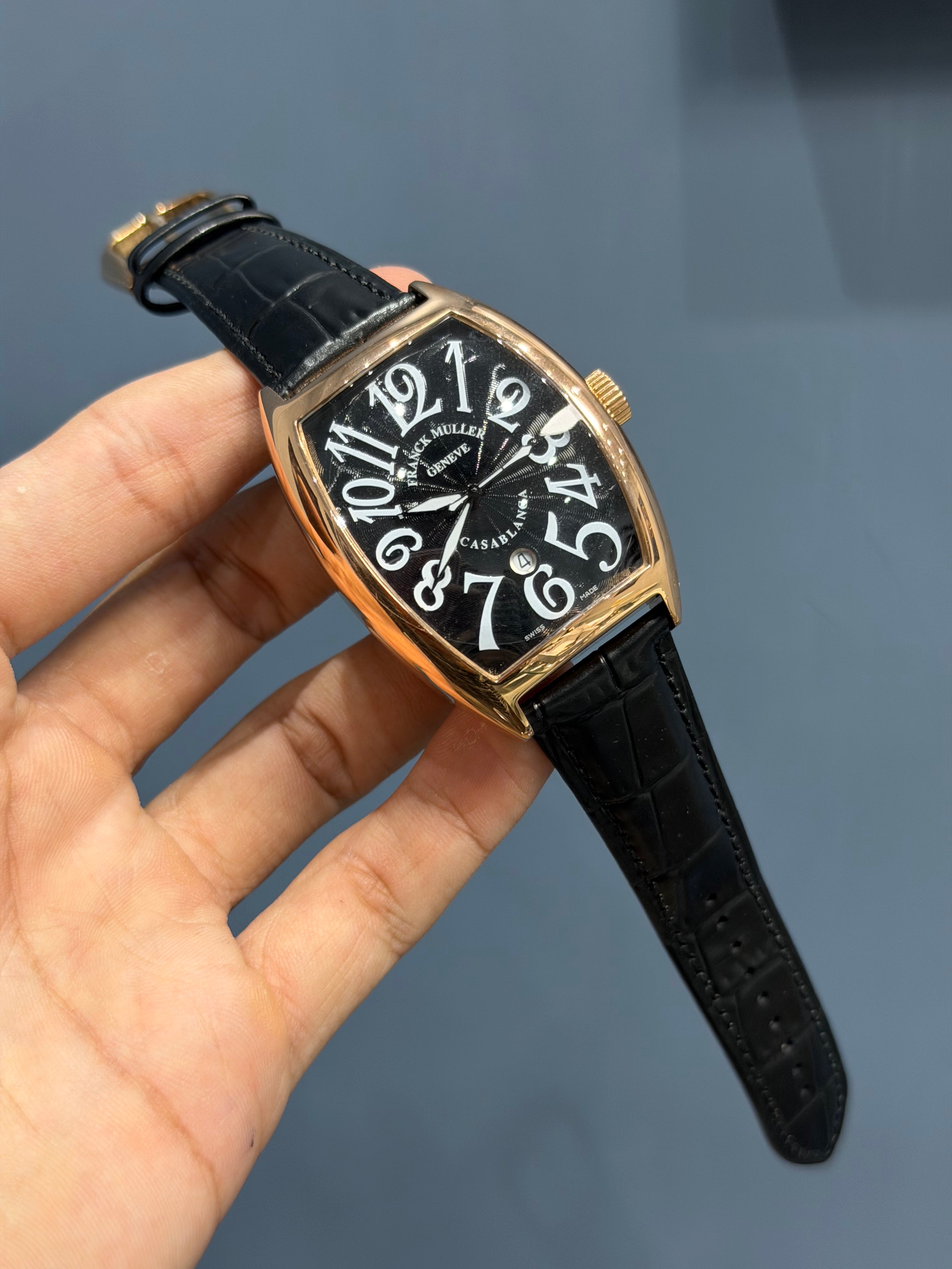 NEW COLLECTION ROSE CASE WITH BLACK DIAL AND BLACK LEATHER STRAP