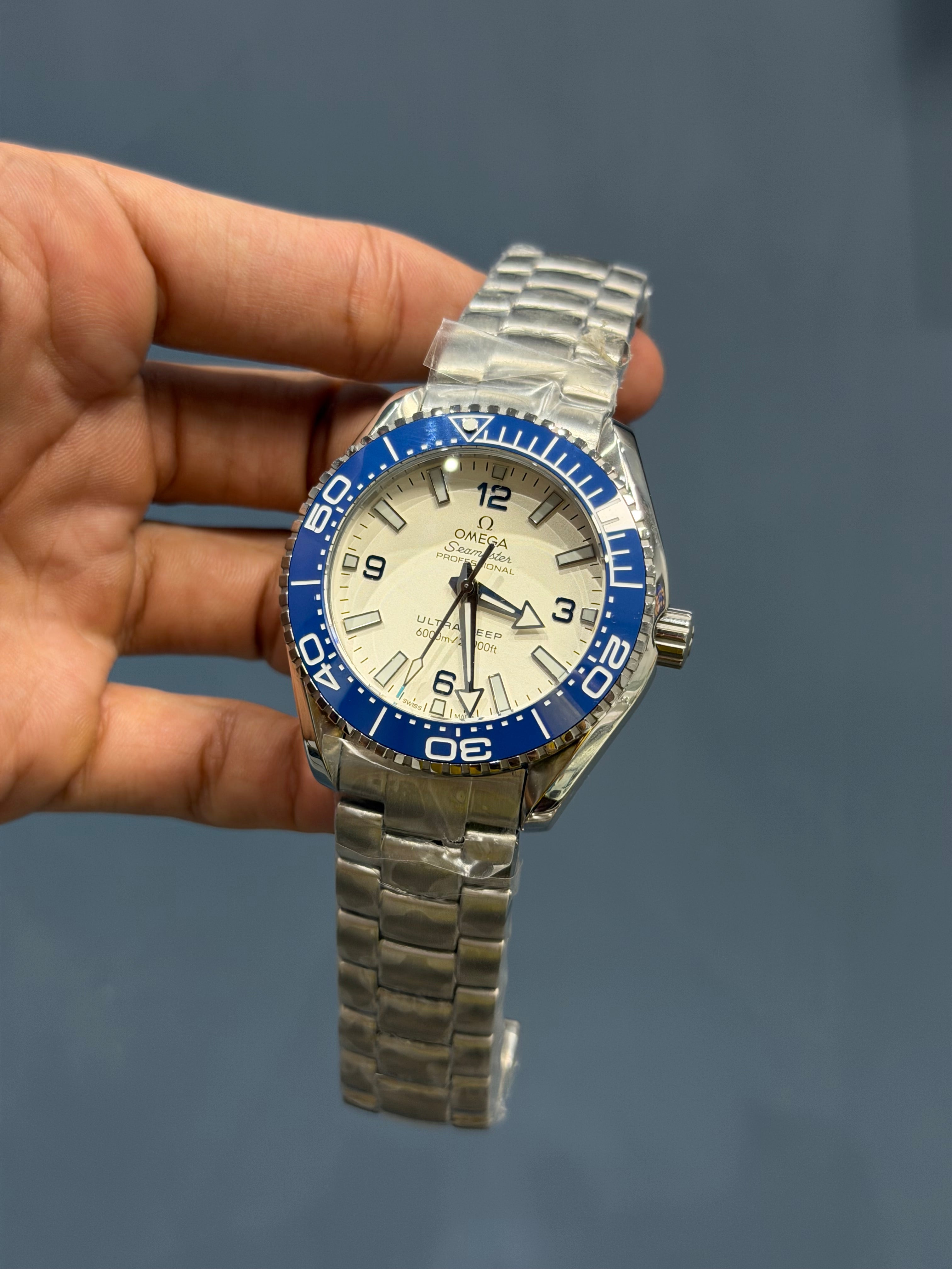 NEW COLLECTION AUTOMATIC SILVER WITH WHITE DIAL BLUE BEZZEL CHAIN WATCH