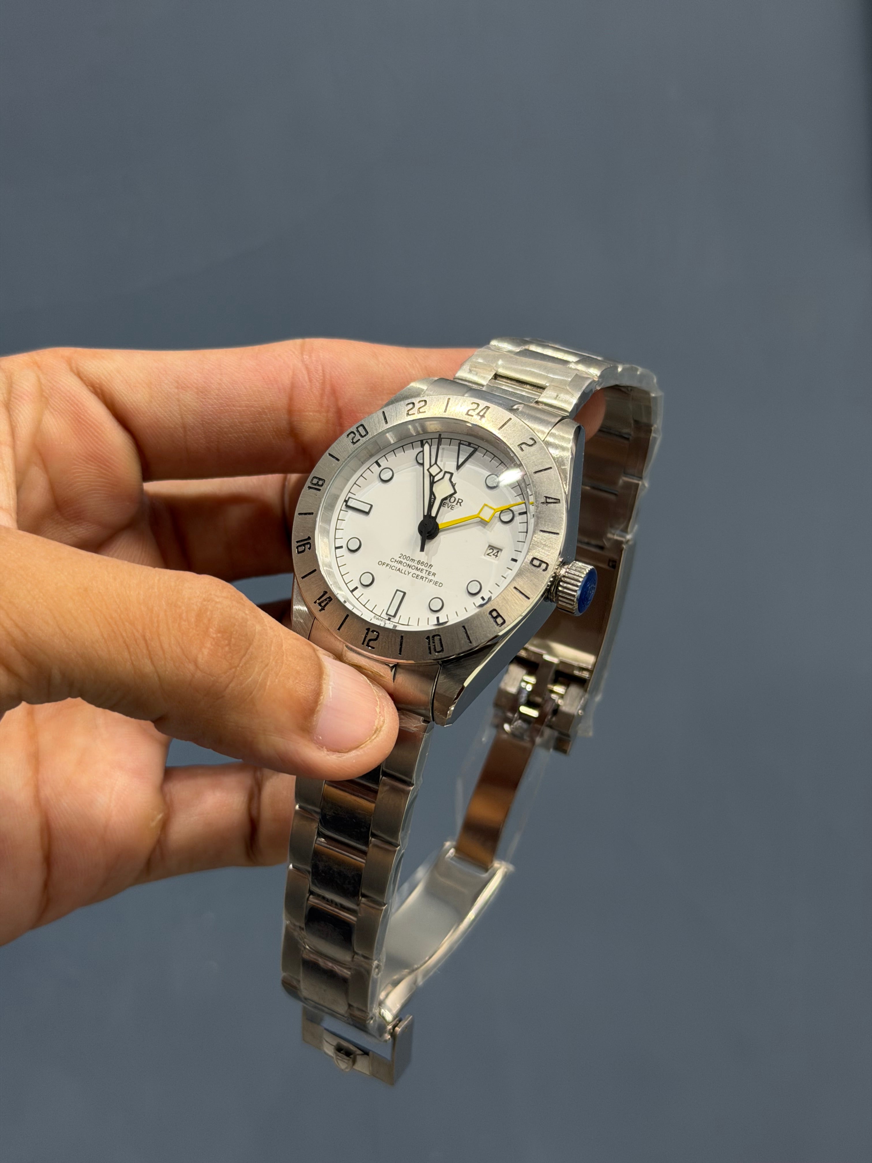 NEW COLLECTION SILVER WITH WHITE DIAL CHAIN WATCH