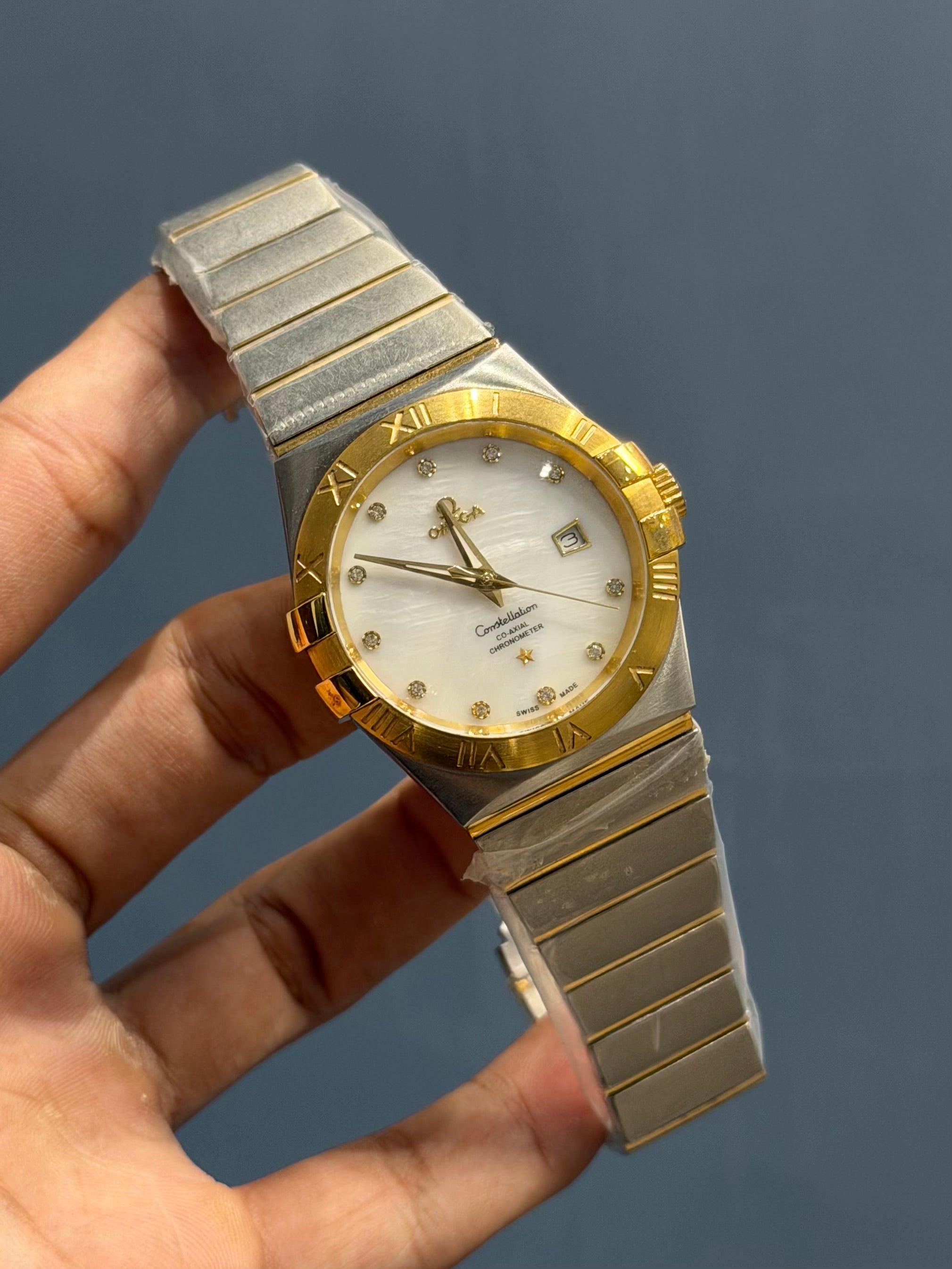 NEW COLLECTION TWO TONE YELLOW GOLD WITH WHITE DIAL & STONE FIGURE