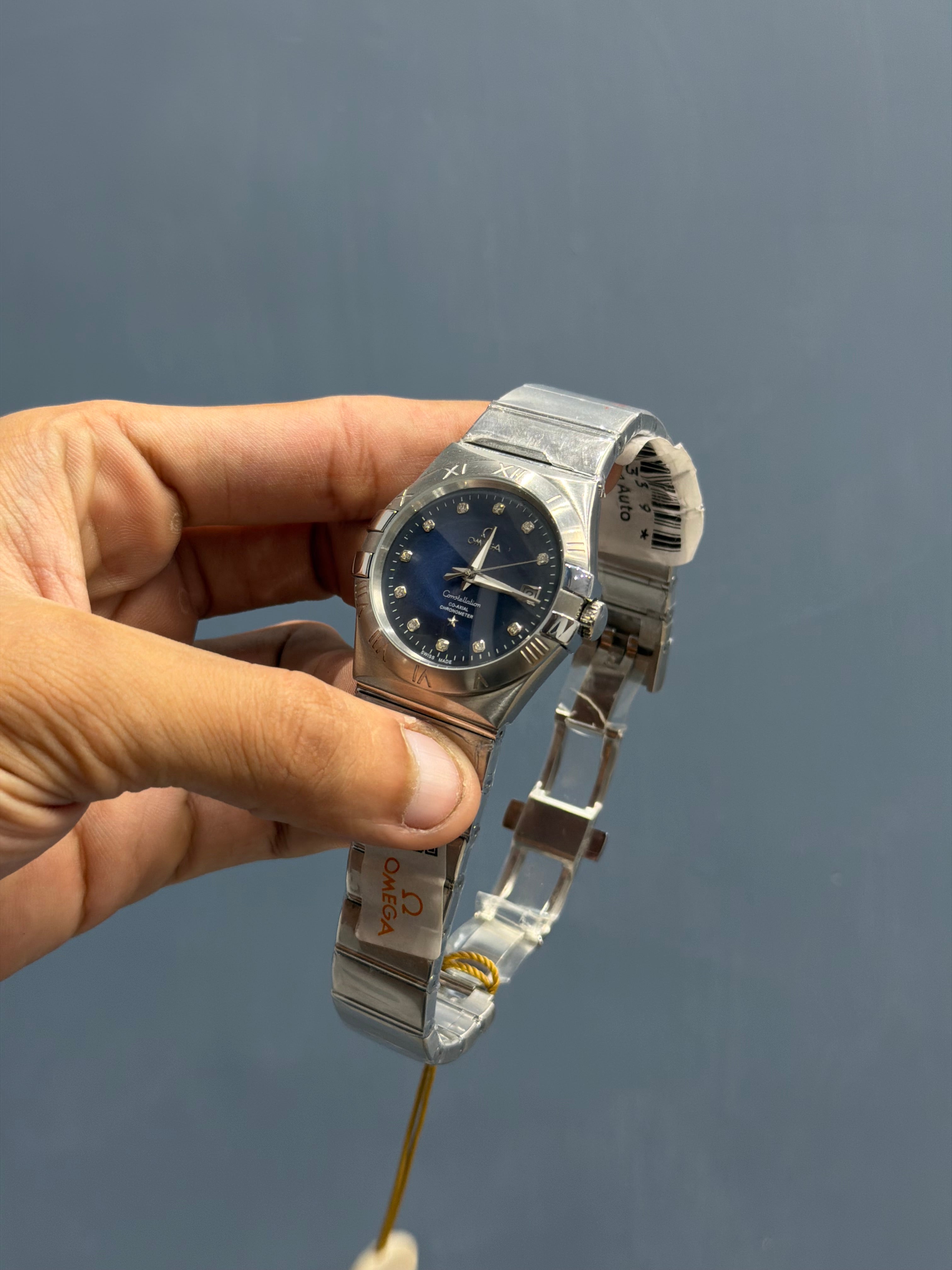 NEW COLLECTION SILVER WITH BLUE DIAL & STONE FIGURE