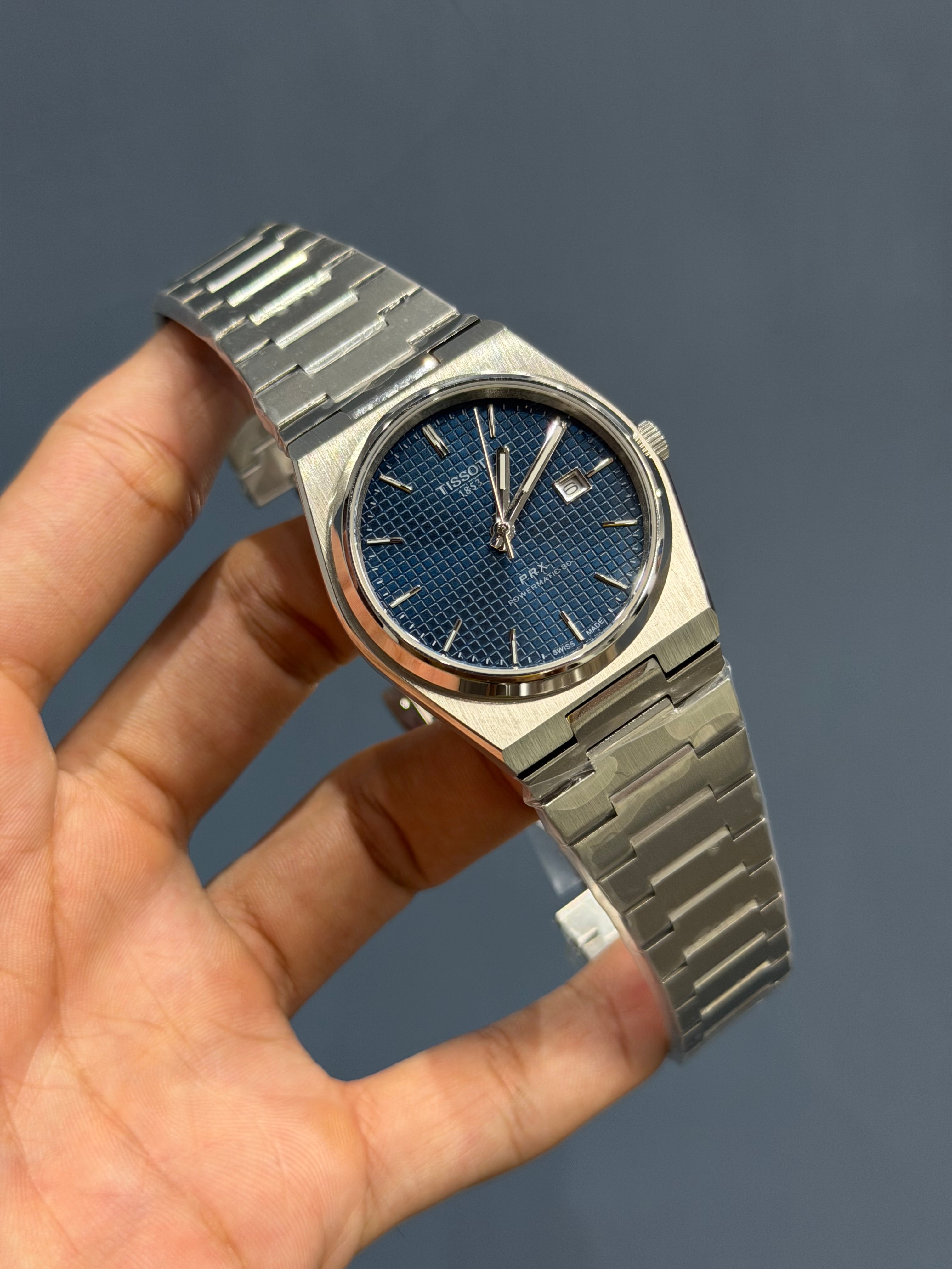 NEW COLLECTION SILVER WITH BLUE TEXTURED DIAL STAINLESS STEEL QUARTZ WATCH