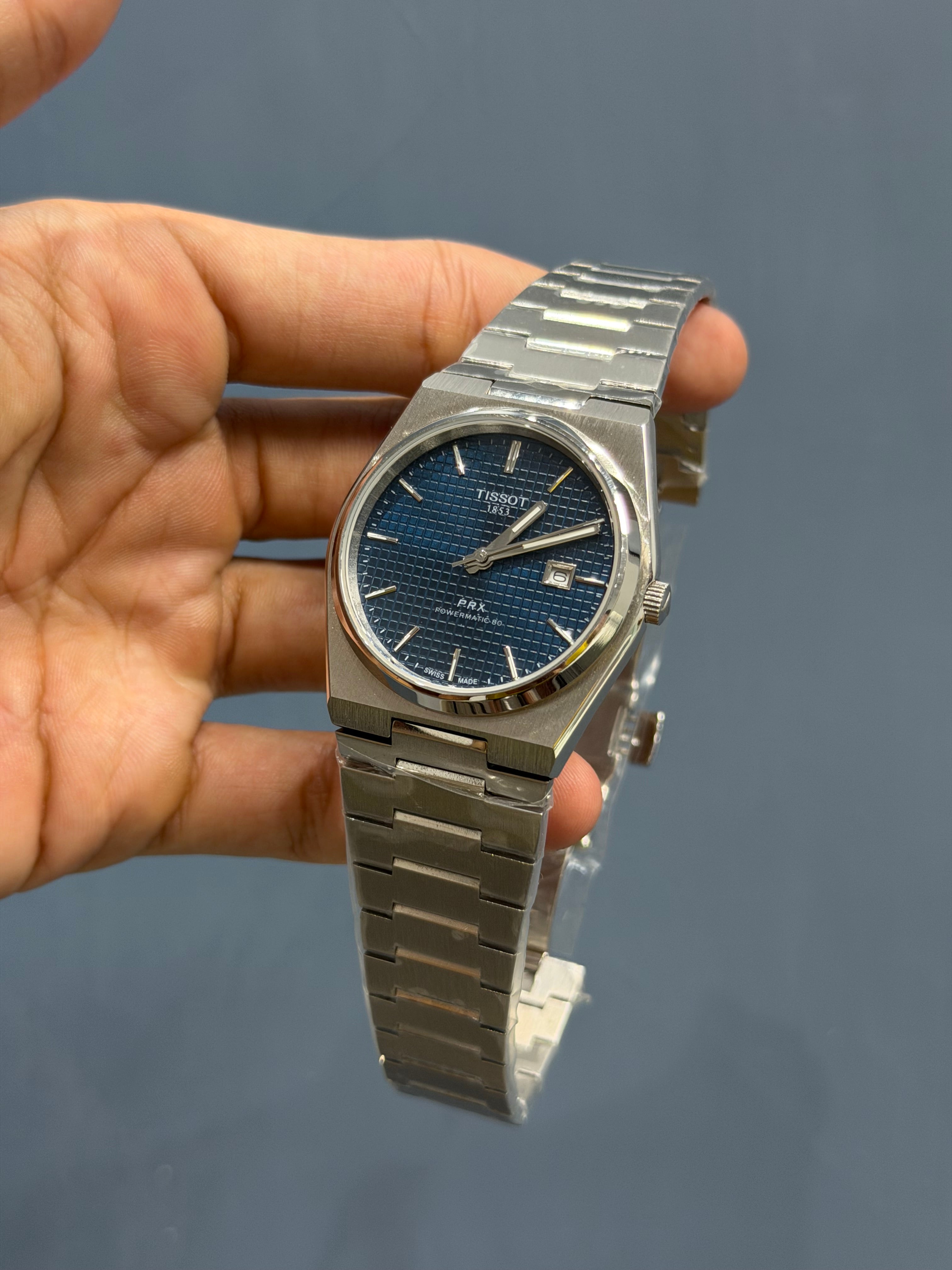 NEW COLLECTION SILVER WITH BLUE TEXTURED DIAL STAINLESS STEEL QUARTZ WATCH